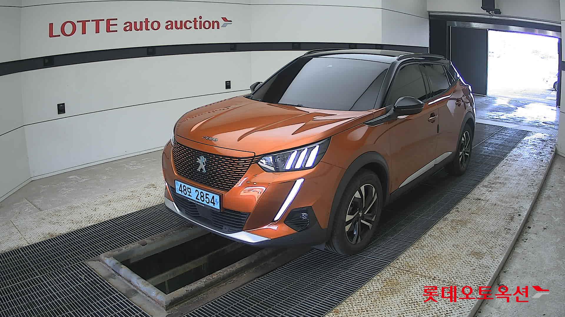 2021 - Peugeot E-2008