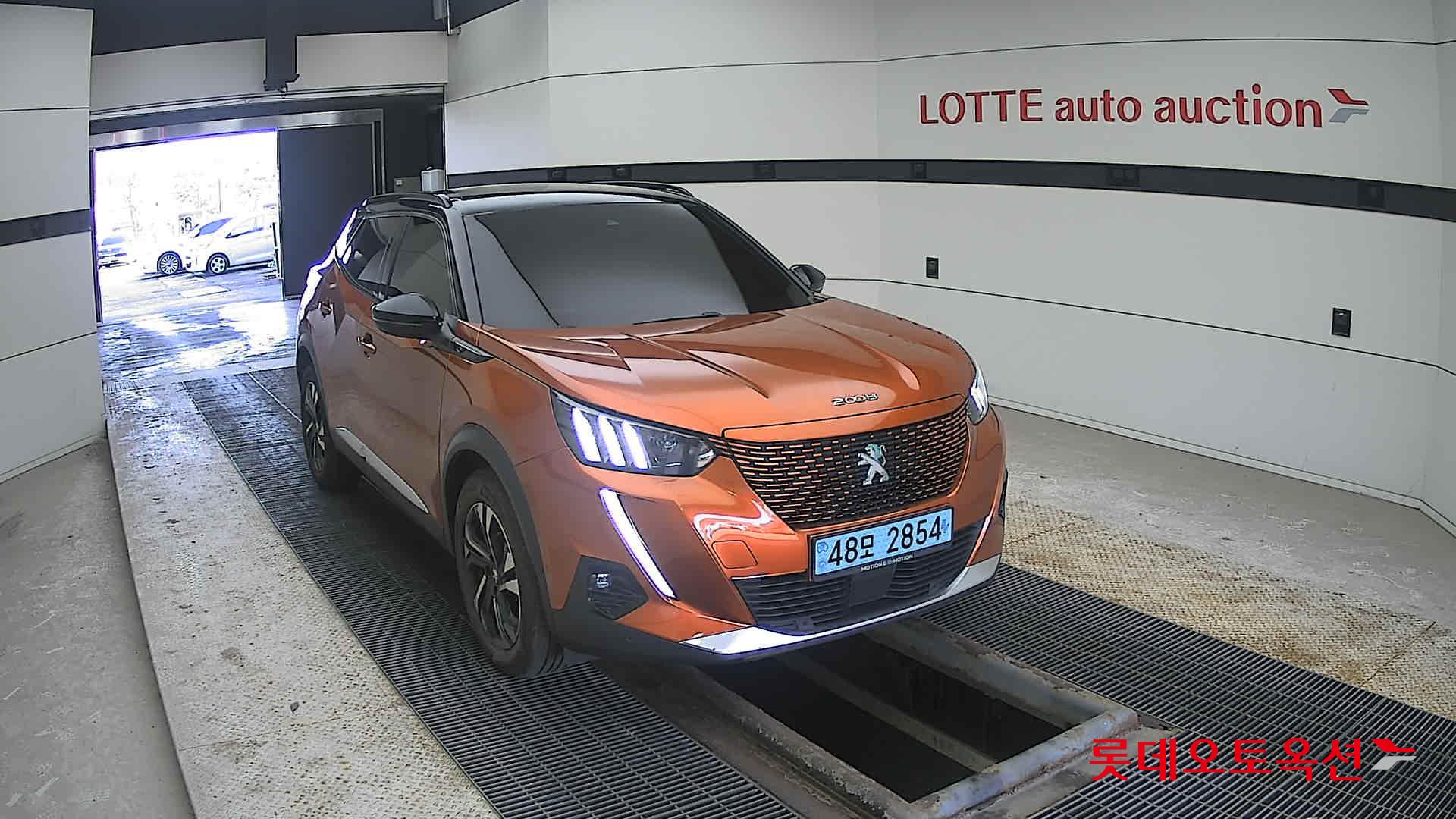 2021 - Peugeot E-2008