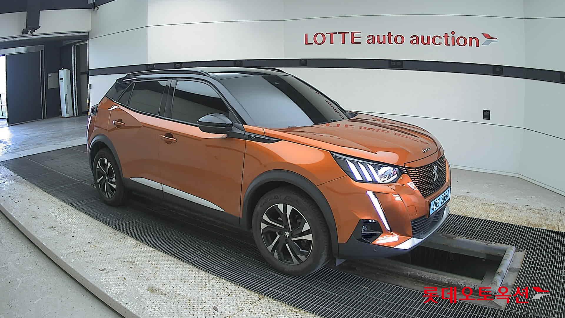 2021 - Peugeot E-2008