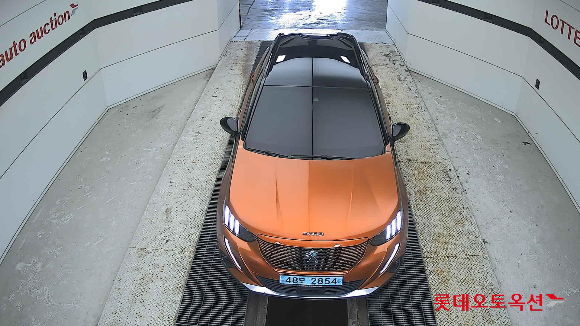 2021 - Peugeot E-2008