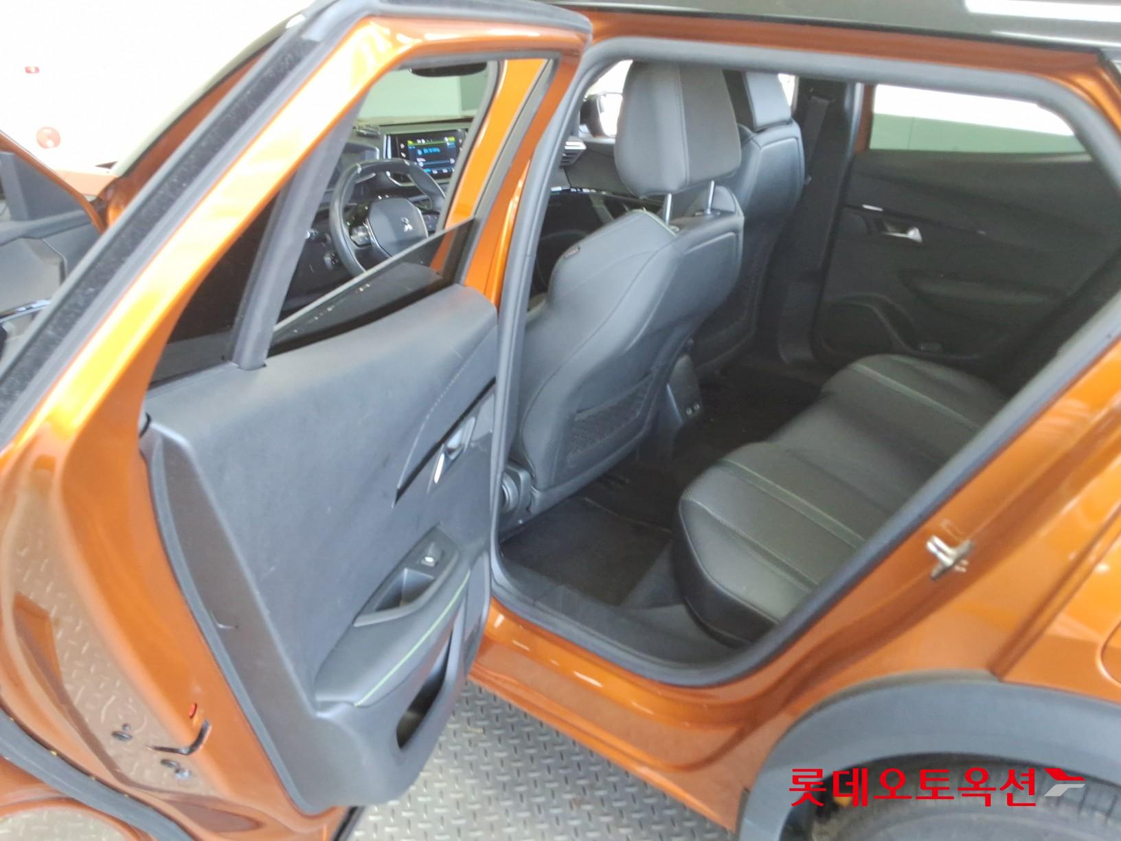 2021 - Peugeot E-2008