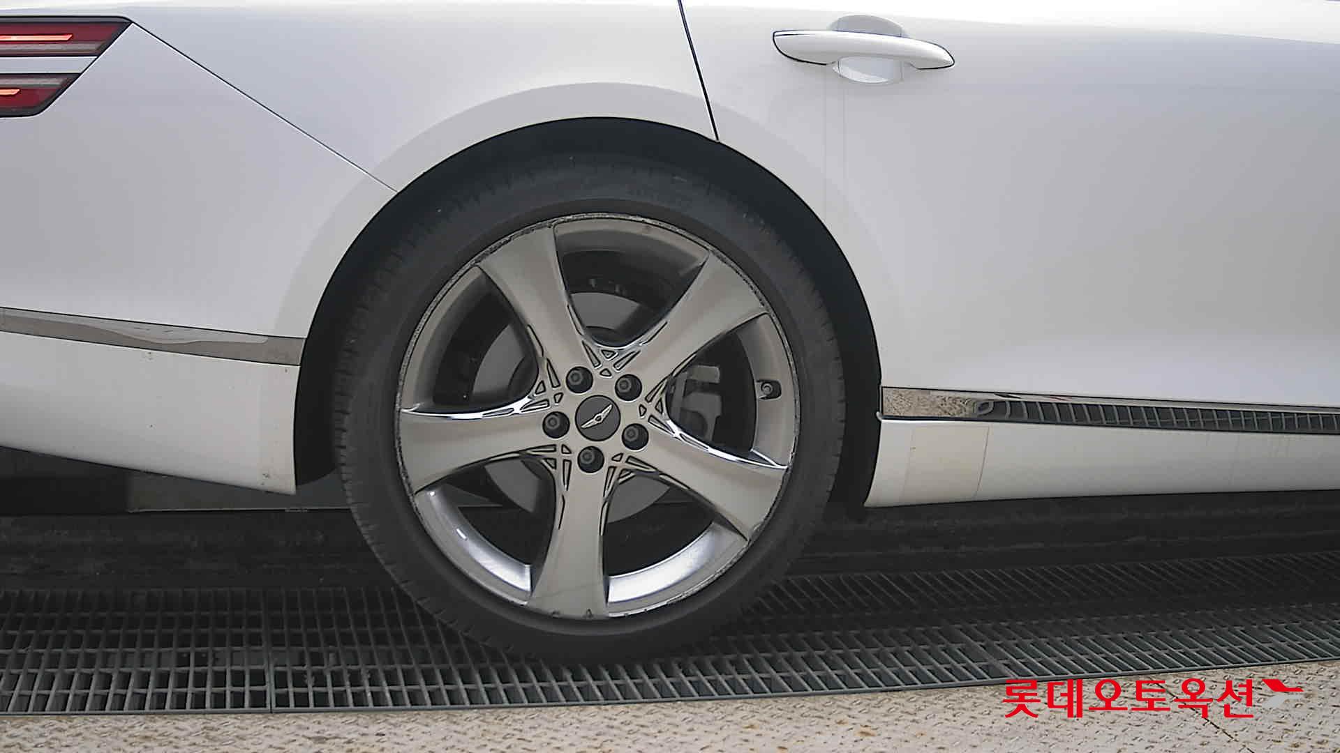 Genesis G80 2021 - Image 28