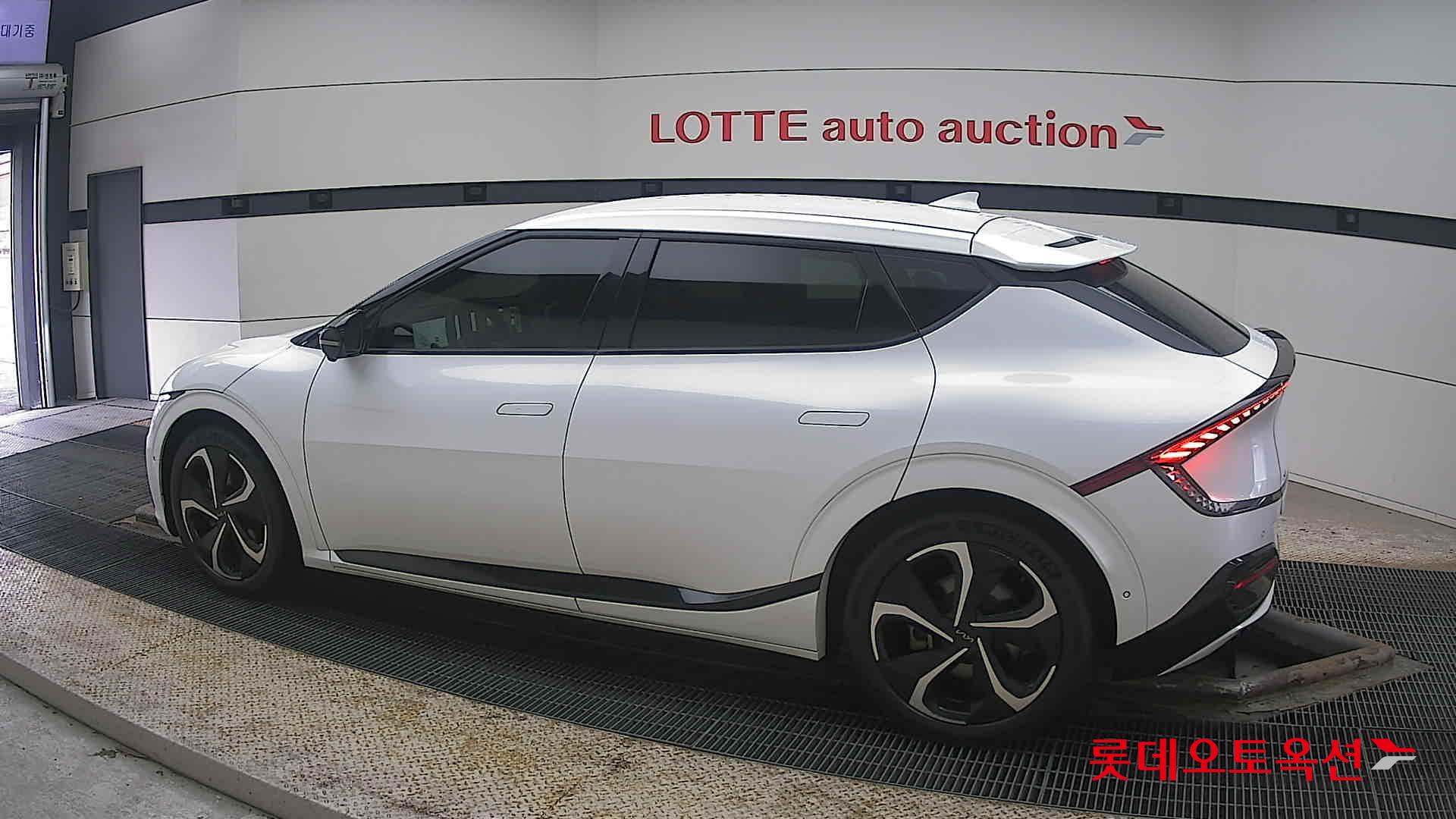 كيا EV6 2022 - صورة 14