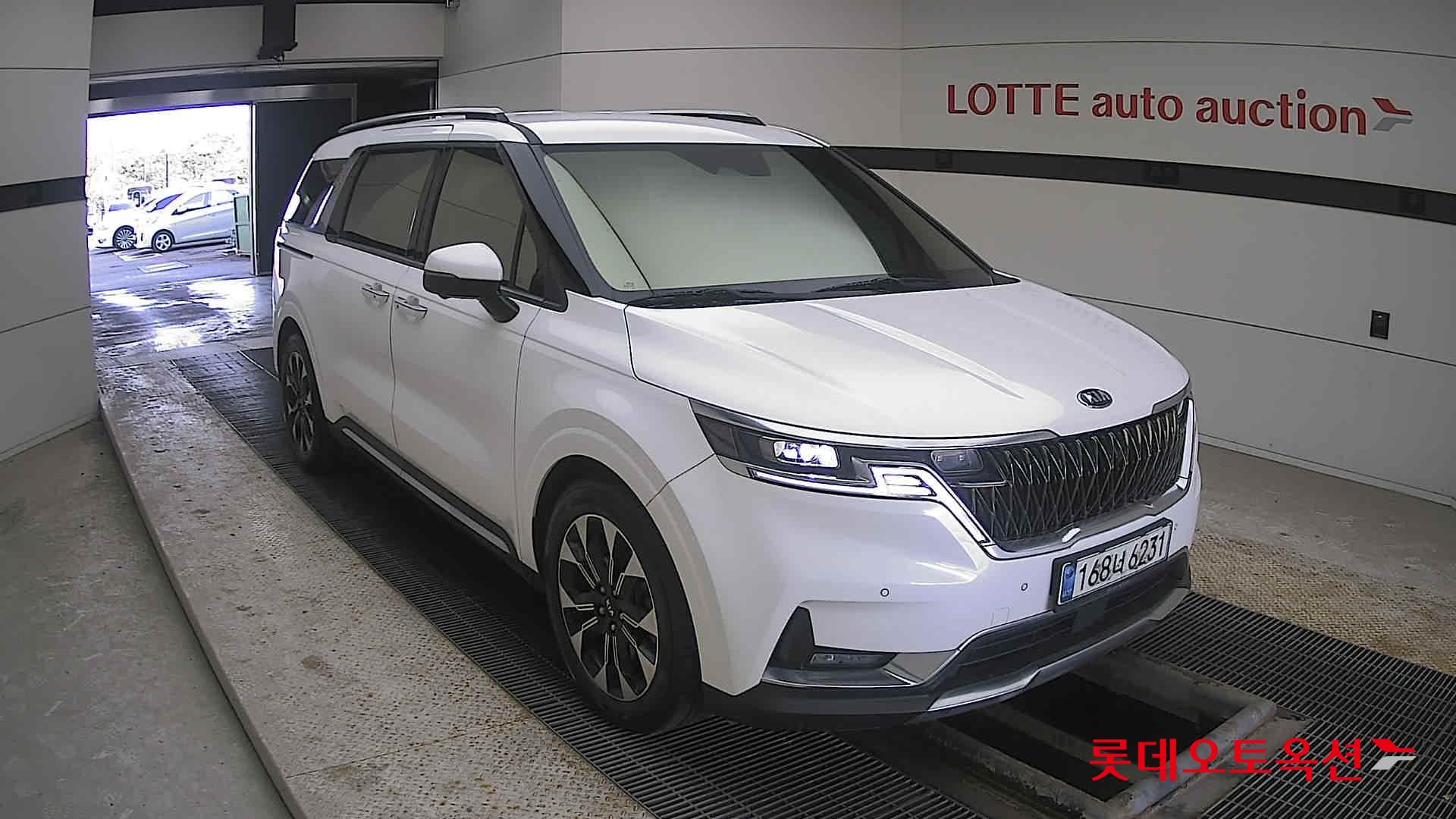 2021 - Kia CARNIVAL