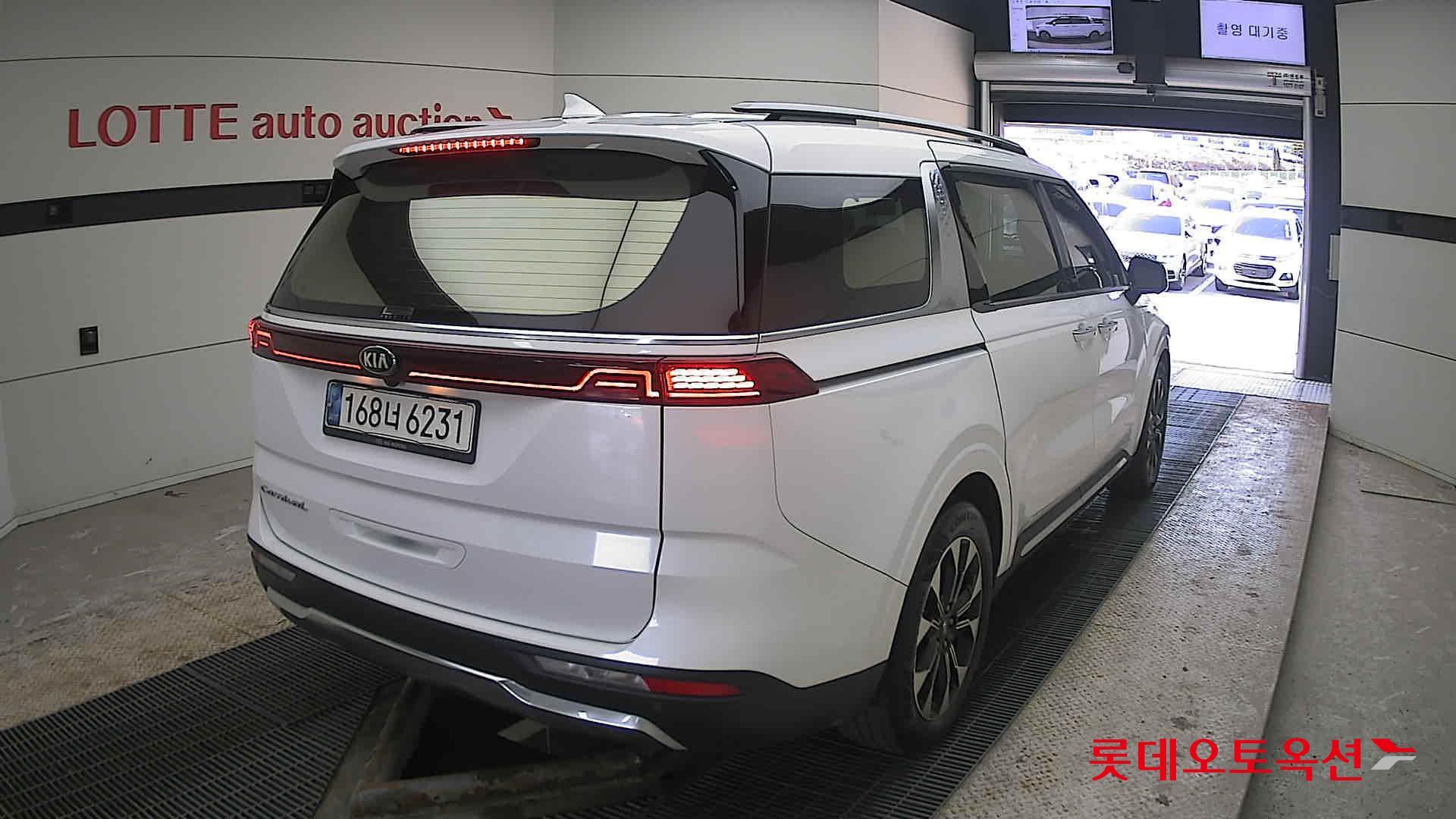 2021 - Kia CARNIVAL