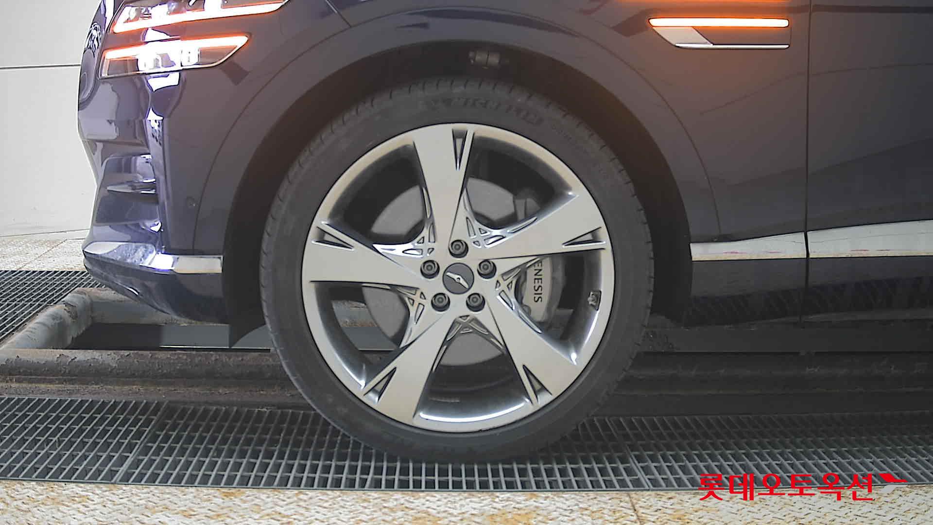 جينسس جي في 80