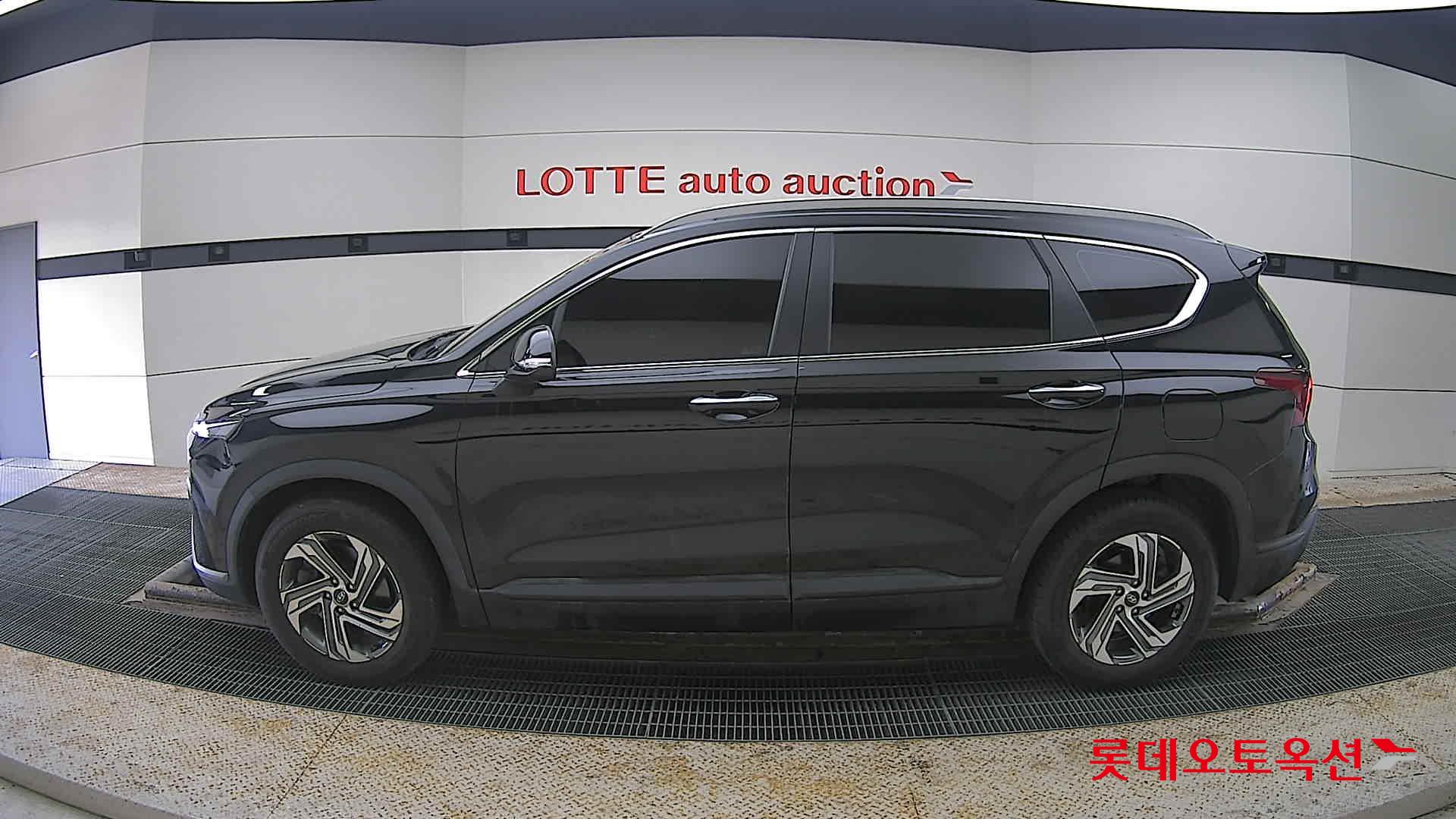 2021 - Hyundai SANTAFE