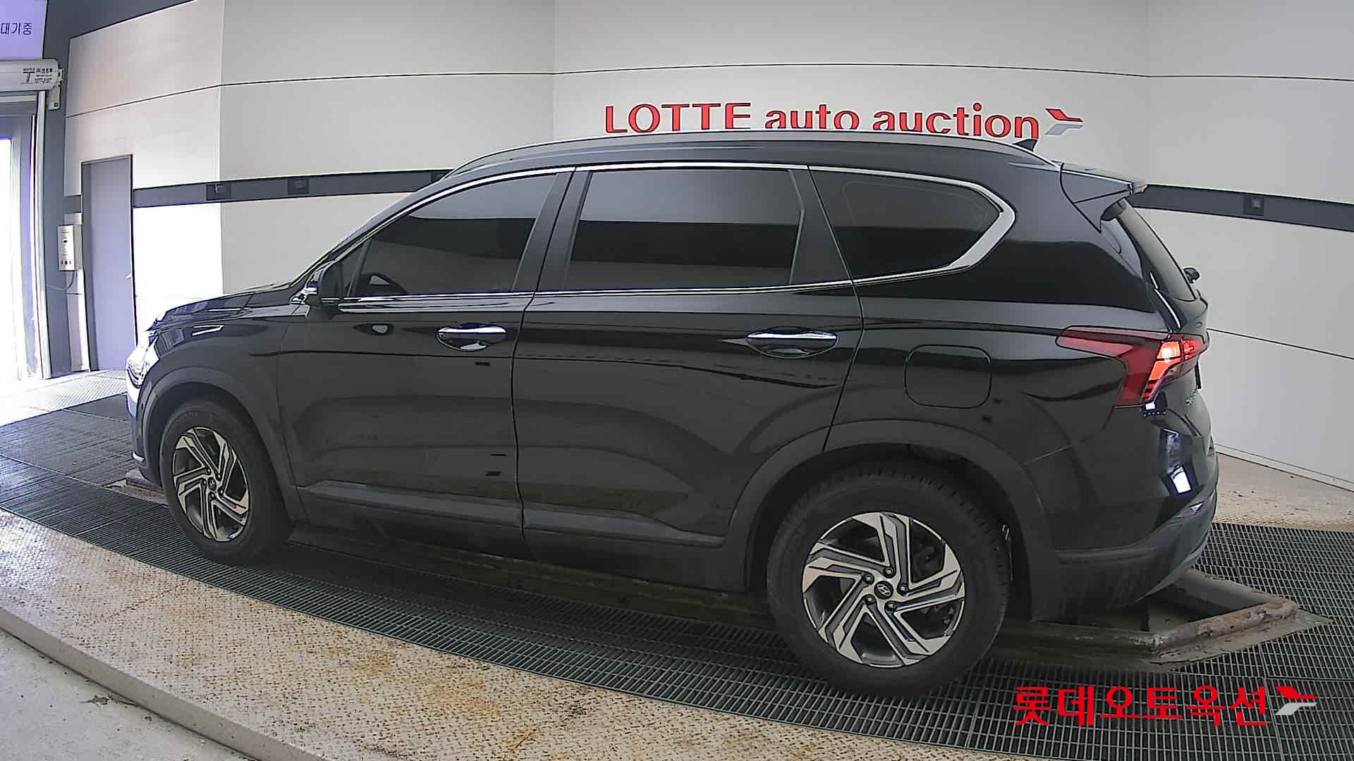 2021 - Hyundai SANTAFE