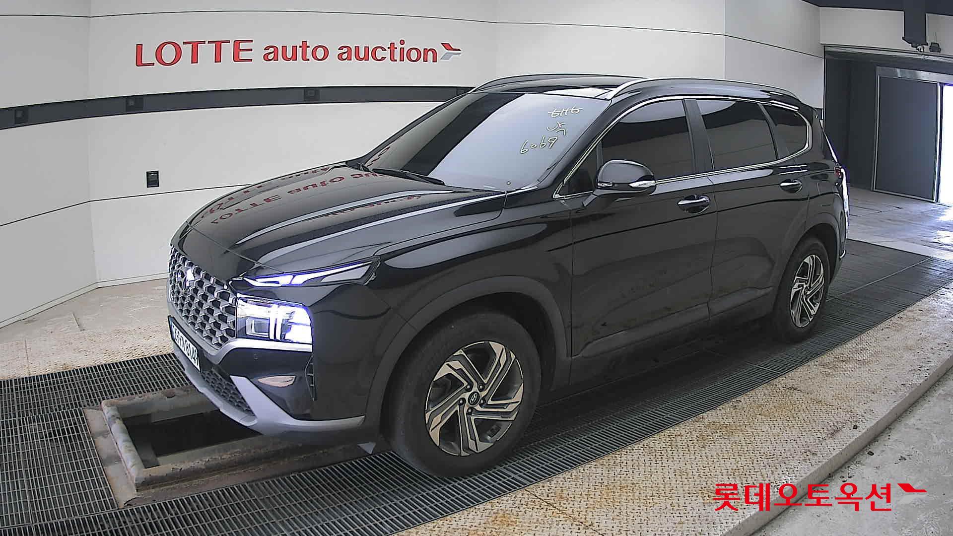 2021 - Hyundai SANTAFE