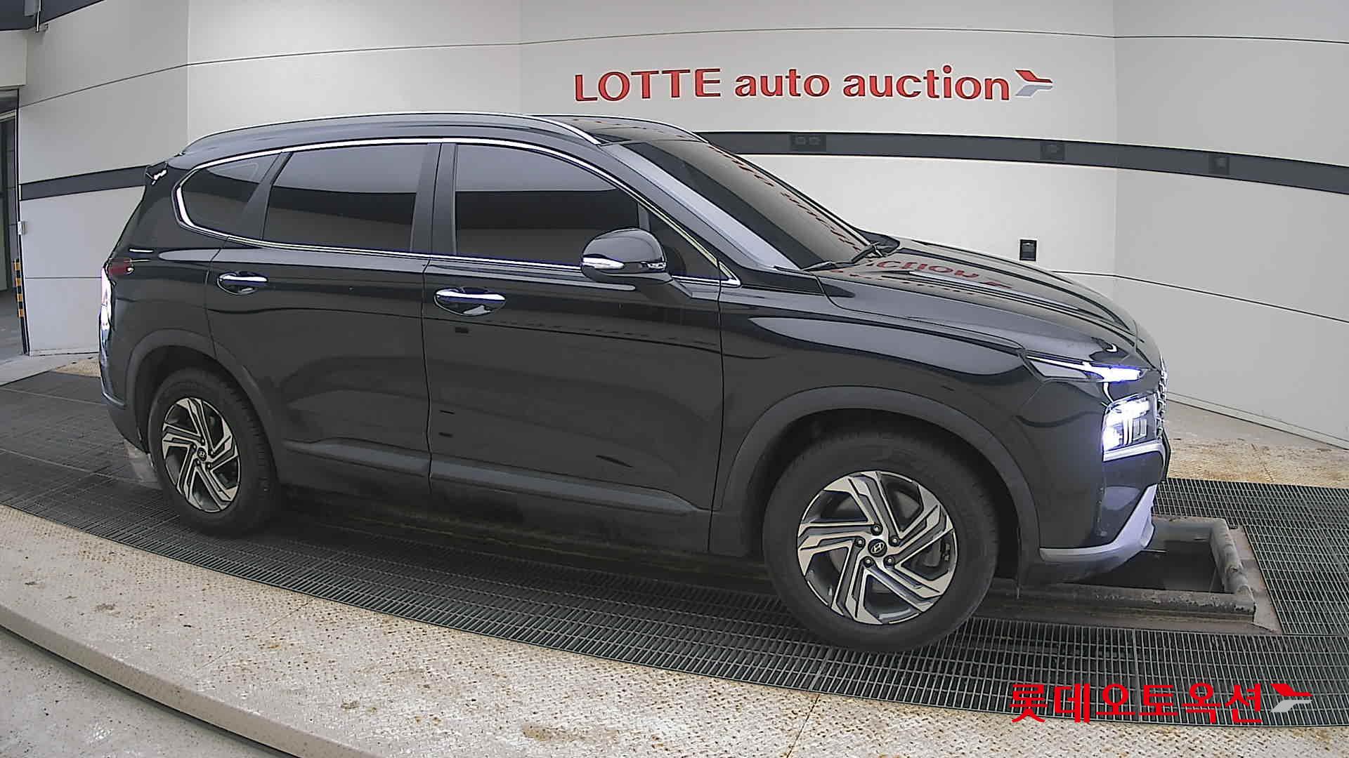 2021 - Hyundai SANTAFE