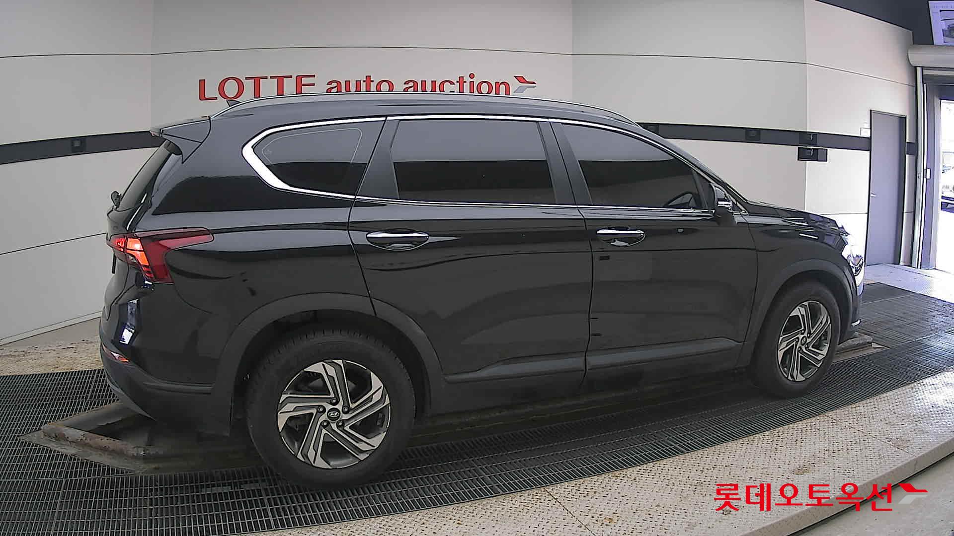 2021 - Hyundai SANTAFE
