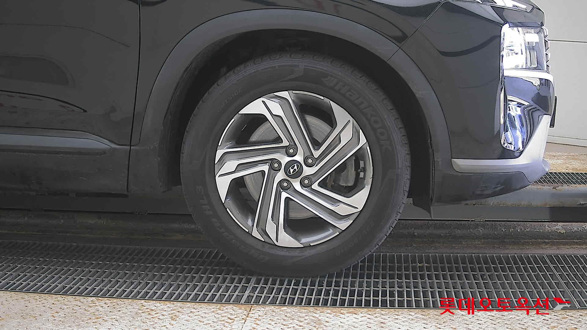 2021 - Hyundai SANTAFE