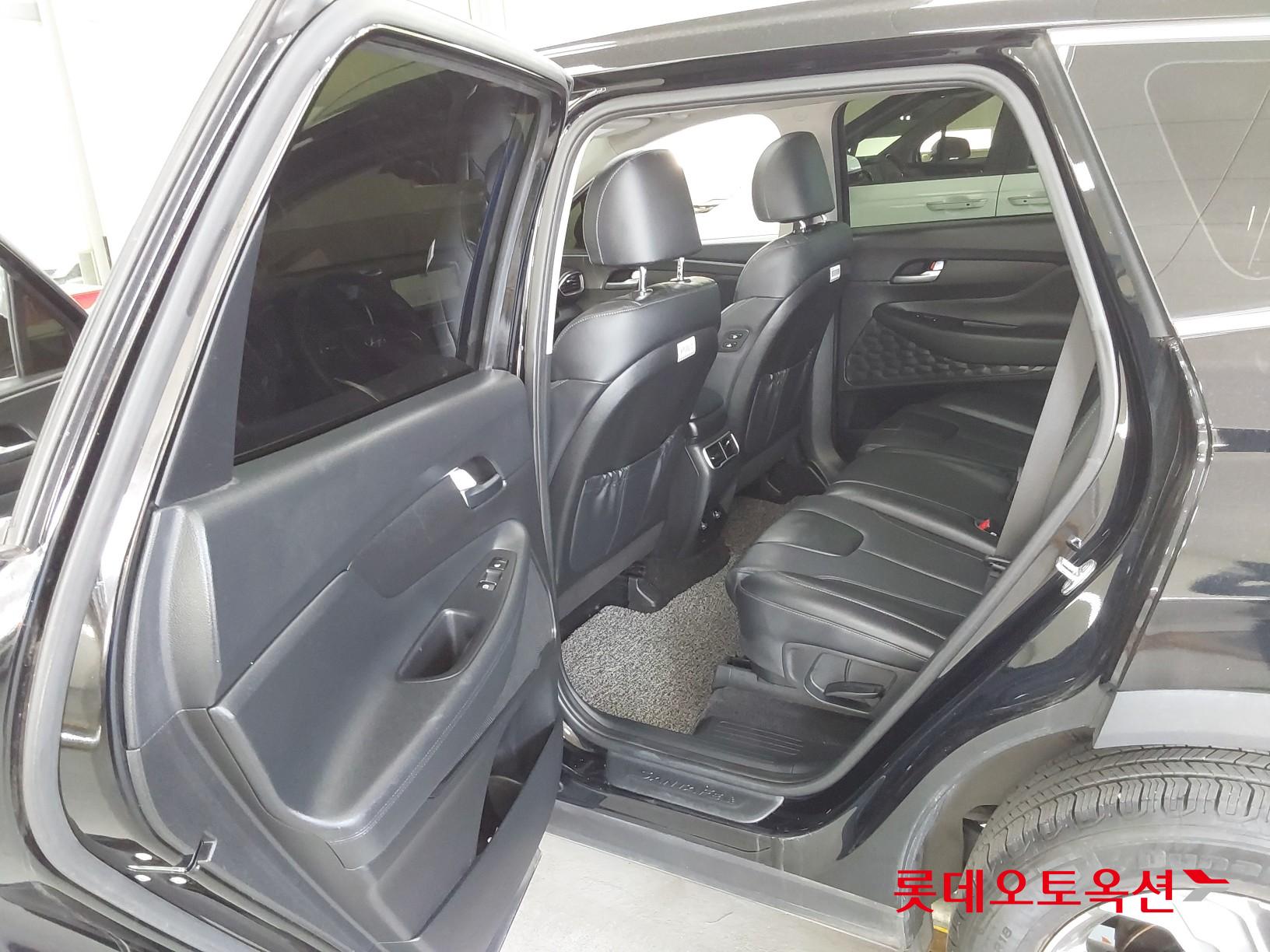 2021 - Hyundai SANTAFE