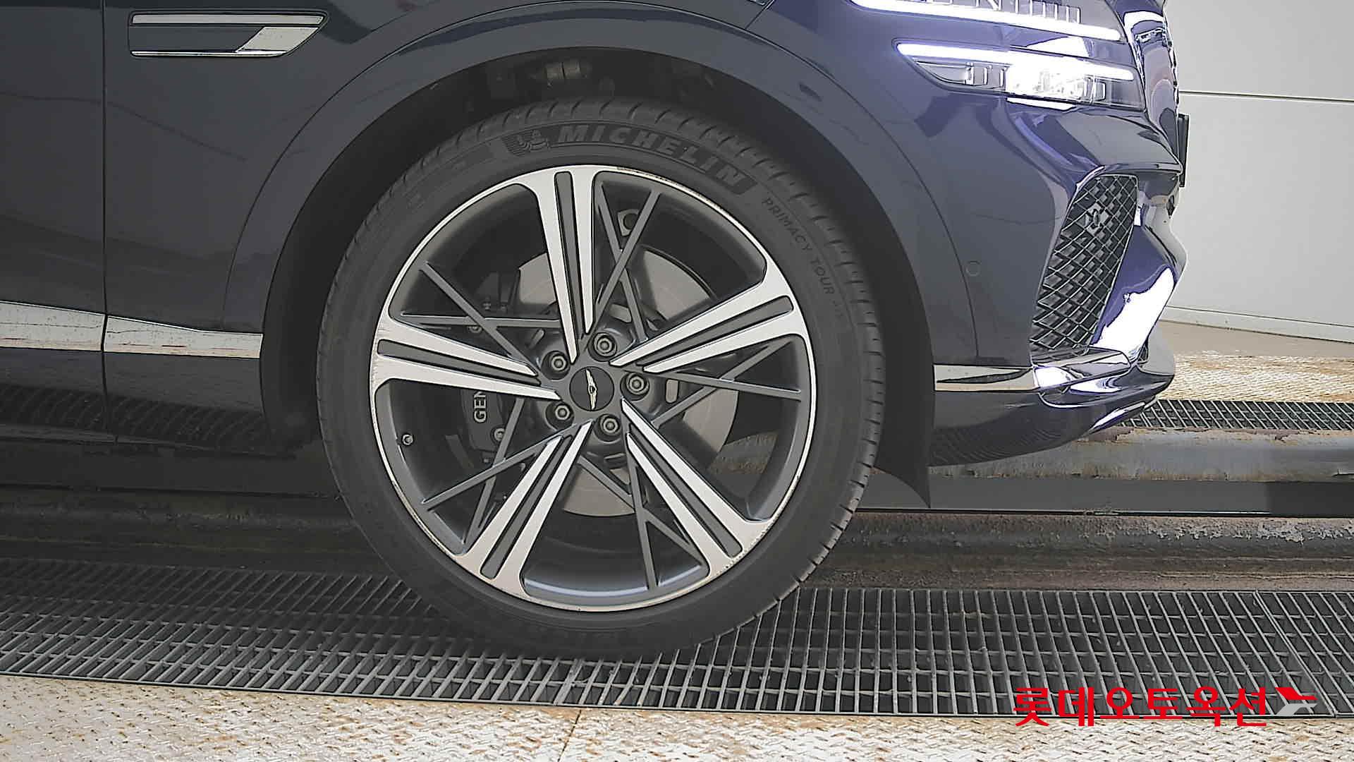 جينسس جي في 80