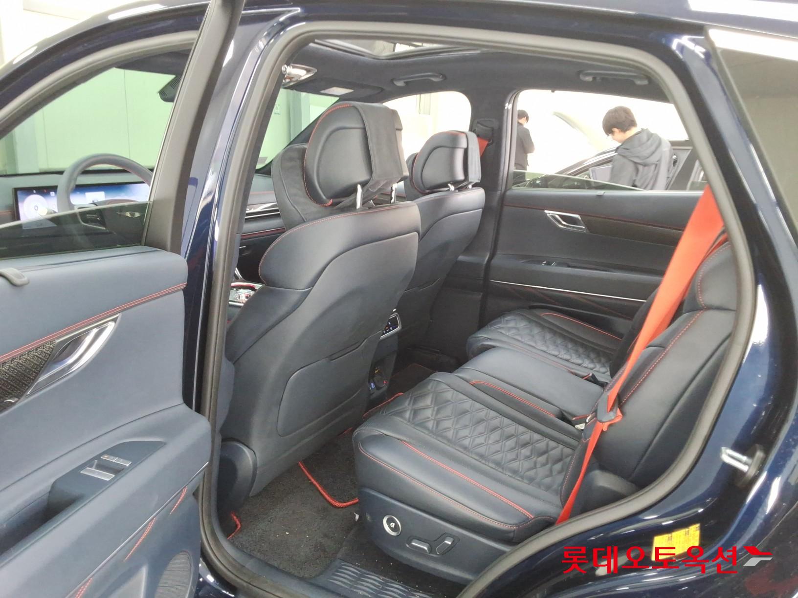 جينسس جي في 80