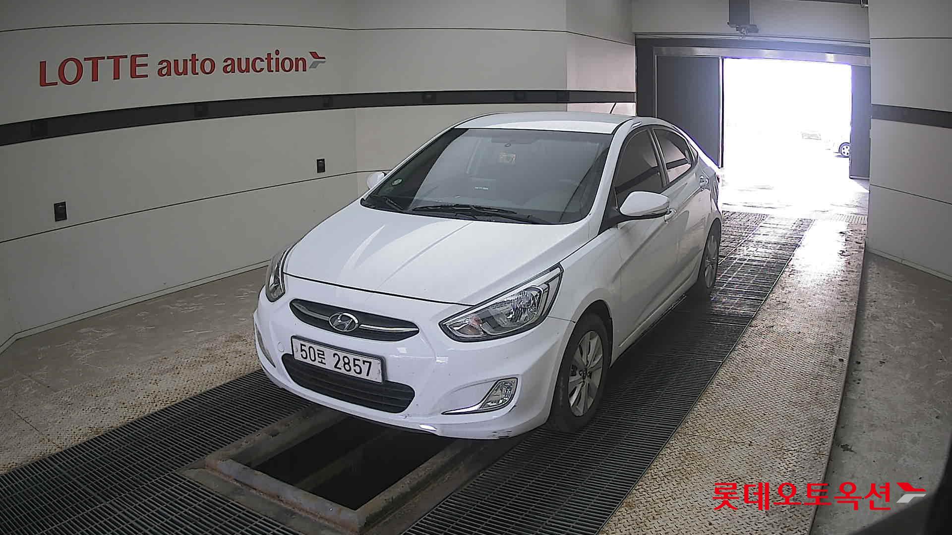 هيونداي أكسنت 2016 - صورة 10