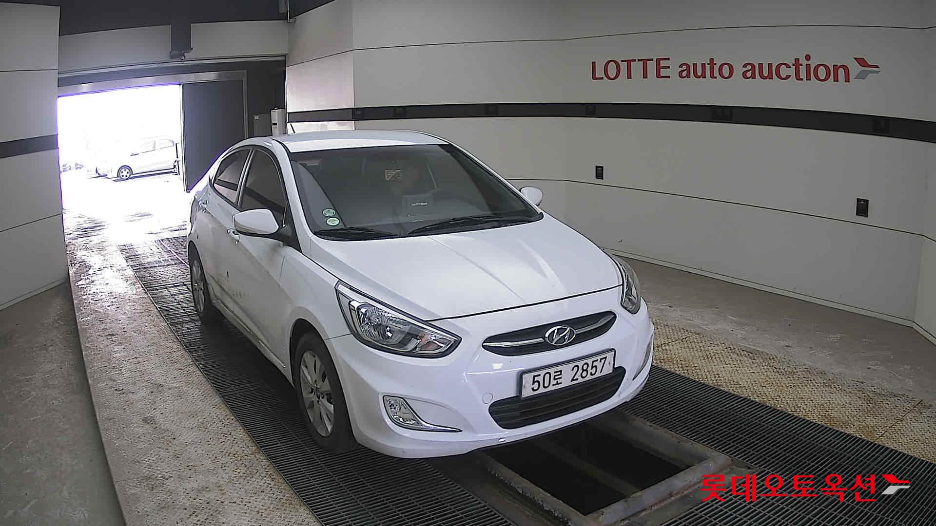 هيونداي أكسنت 2016 - صورة 24