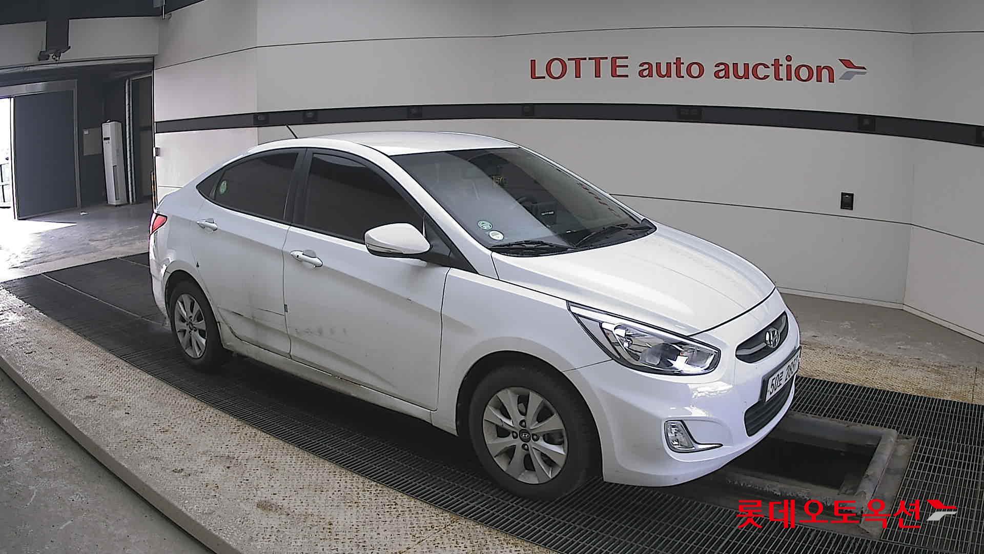 هيونداي أكسنت 2016 - صورة 23