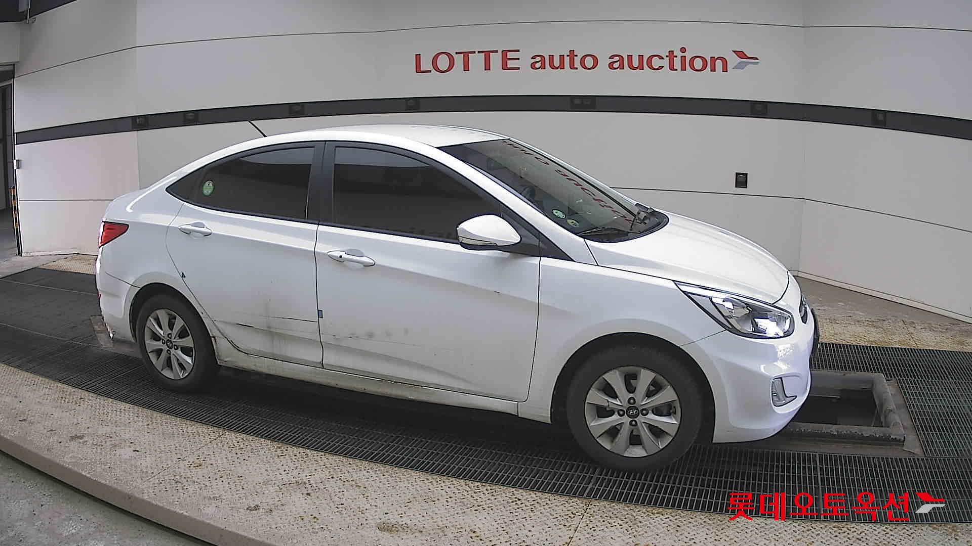 هيونداي أكسنت 2016 - صورة 22