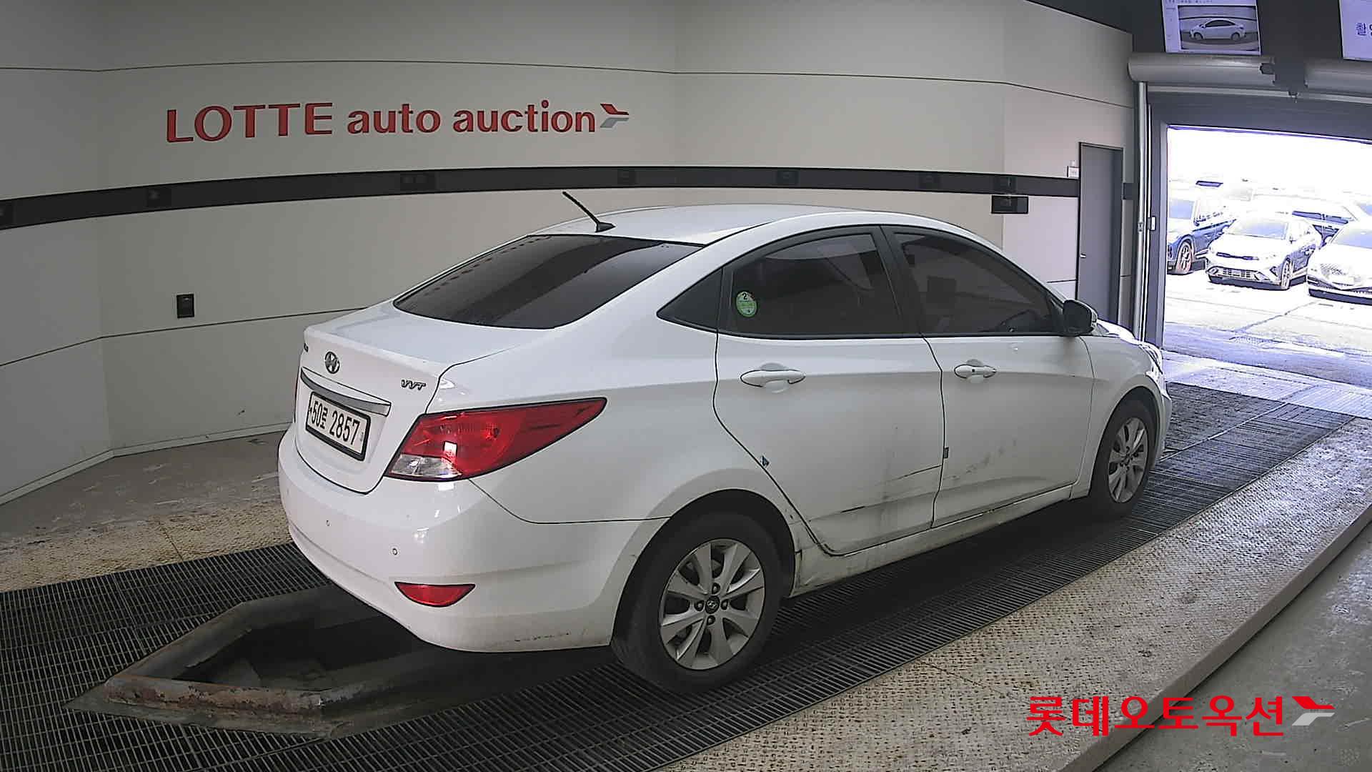 هيونداي أكسنت 2016 - صورة 19