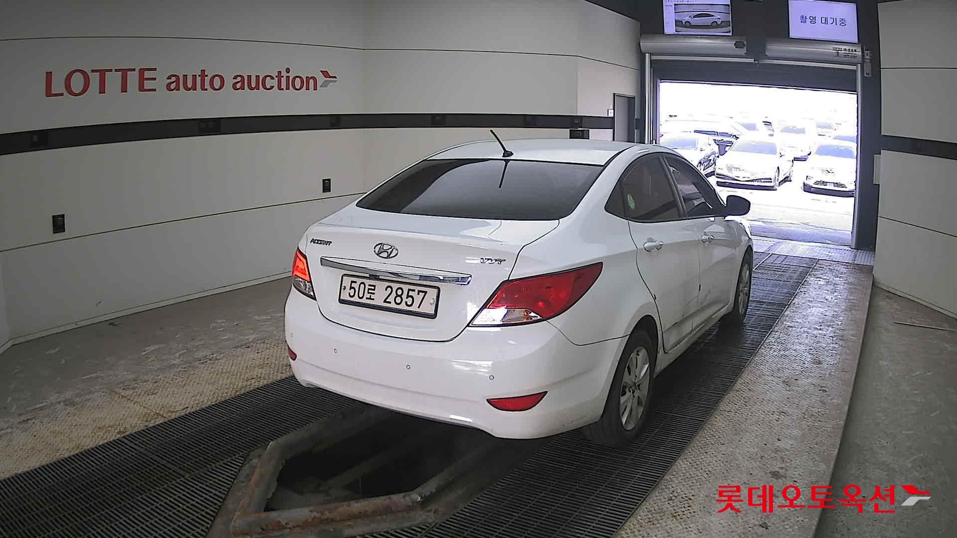 هيونداي أكسنت 2016 - صورة 18