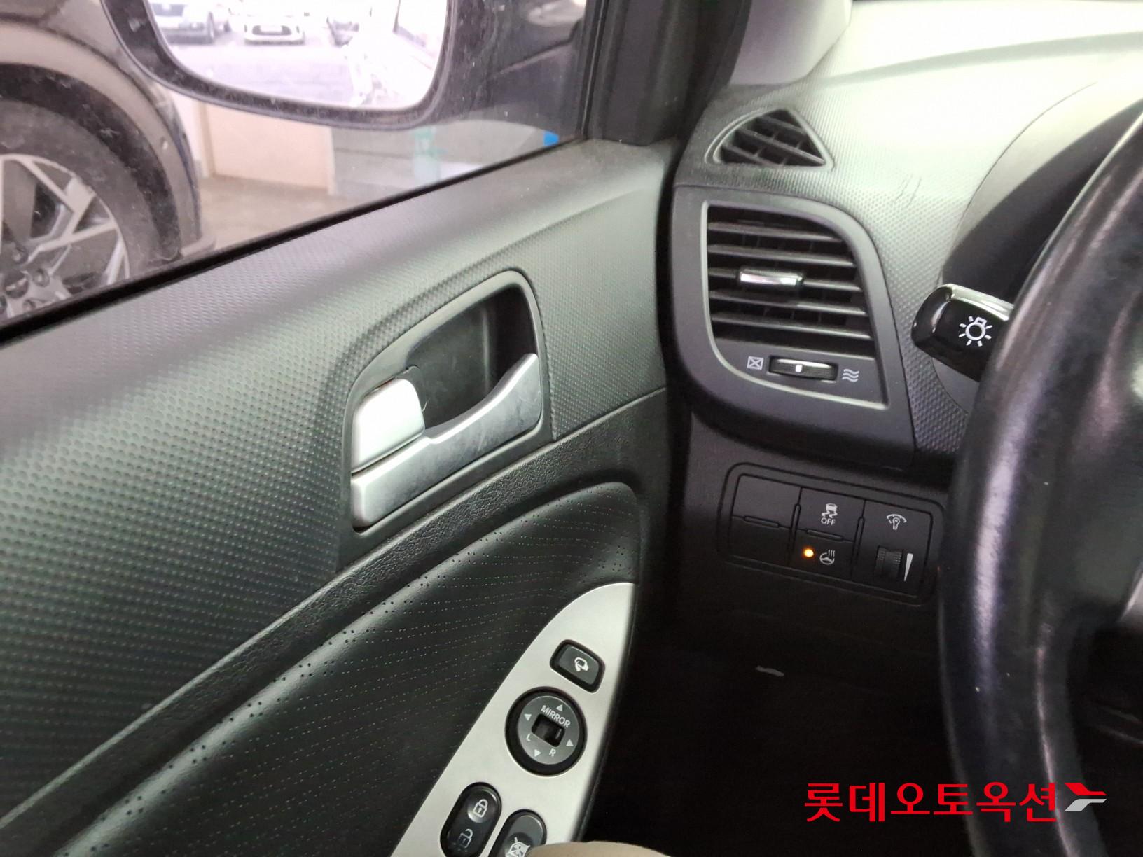 هيونداي أكسنت 2016 - صورة 29