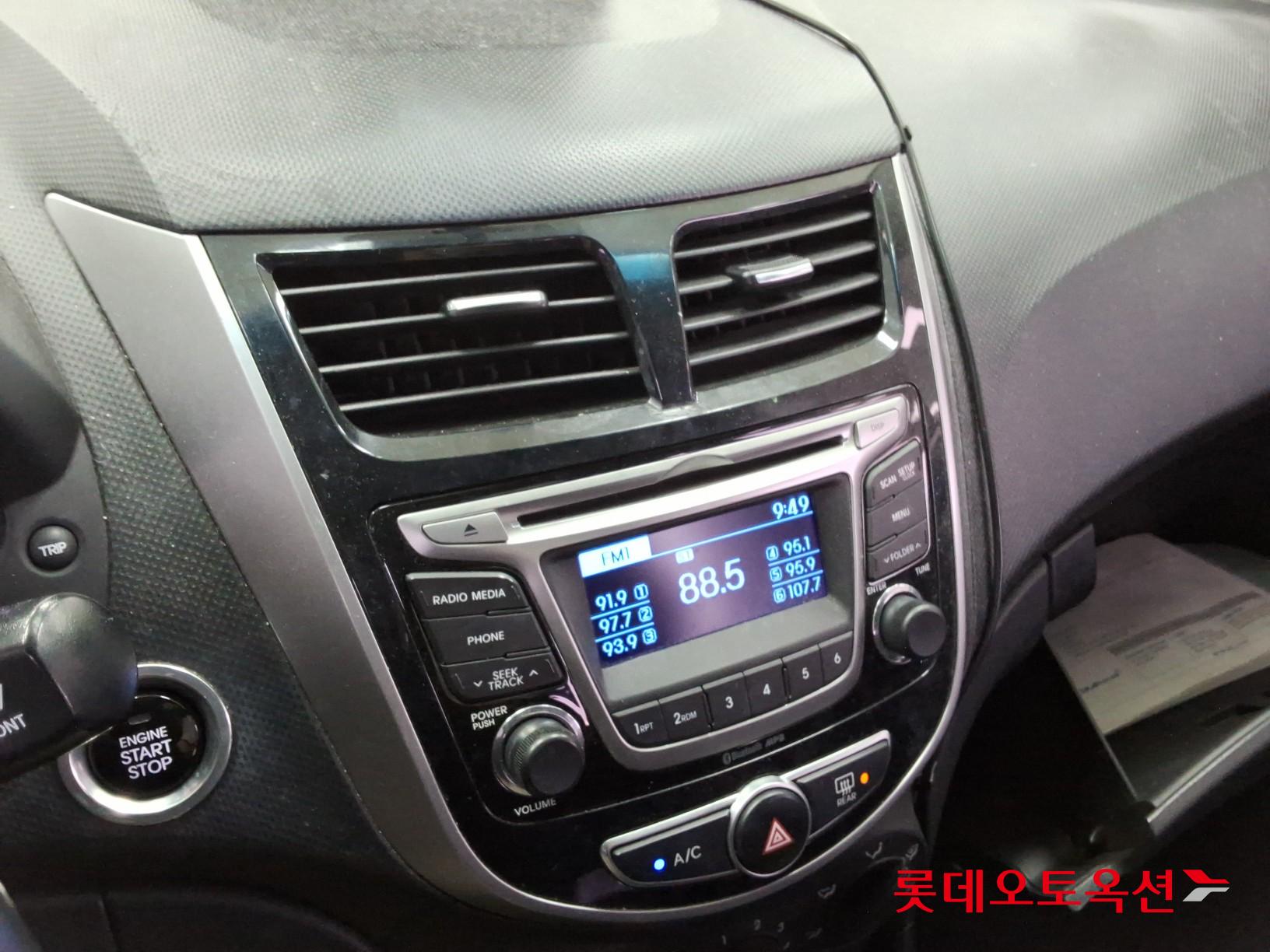 هيونداي أكسنت 2016 - صورة 31