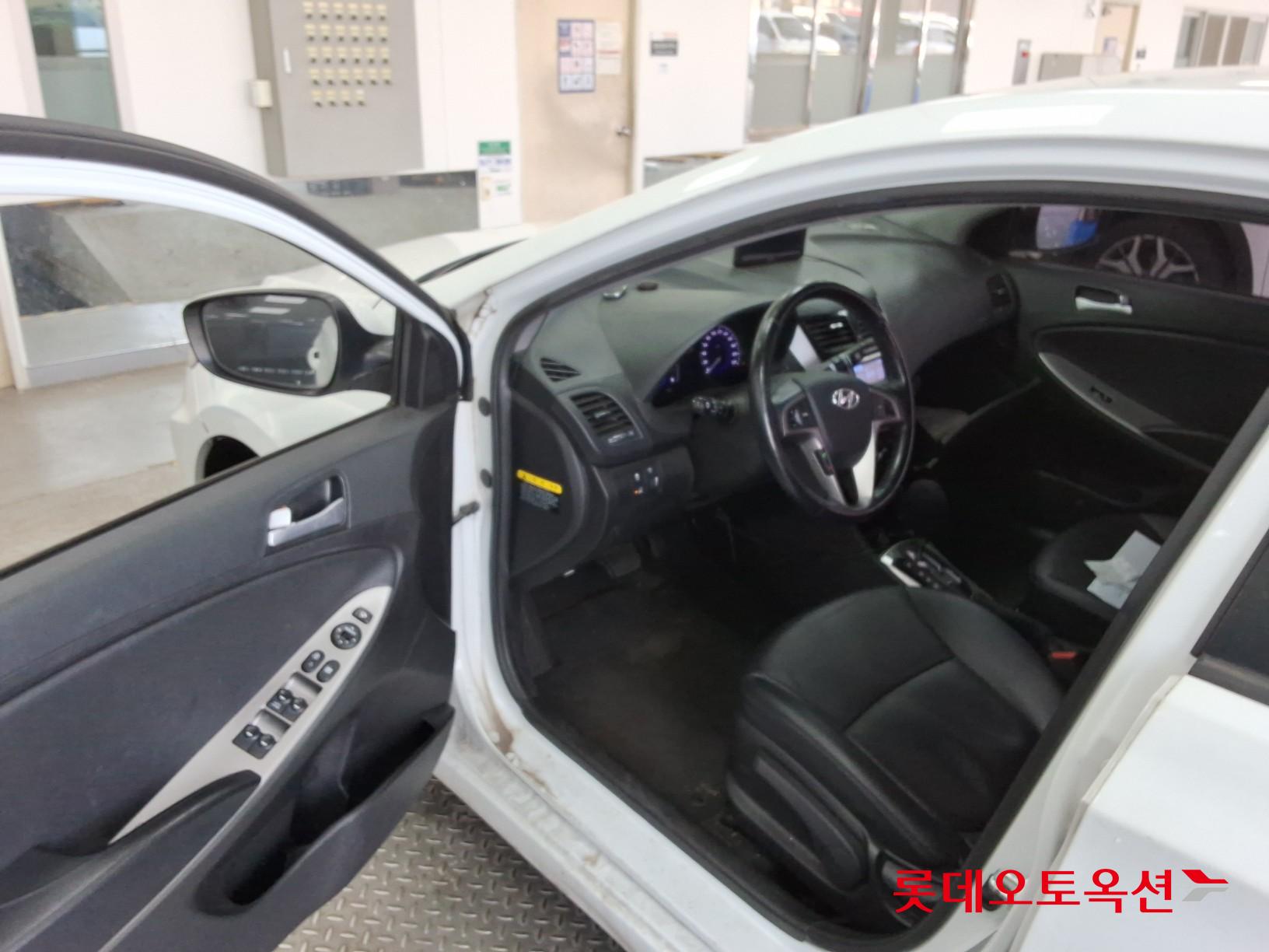 هيونداي أكسنت 2016 - صورة 36