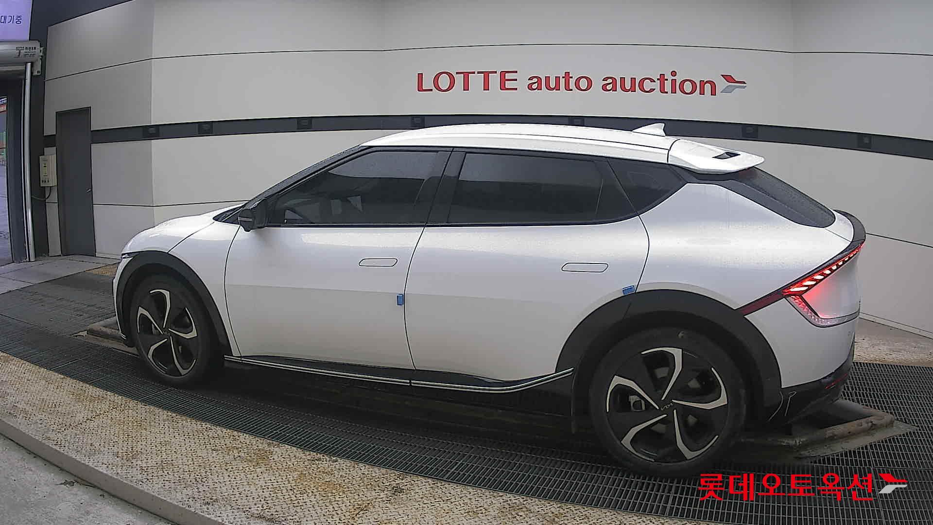 كيا EV6 2023 - صورة 14