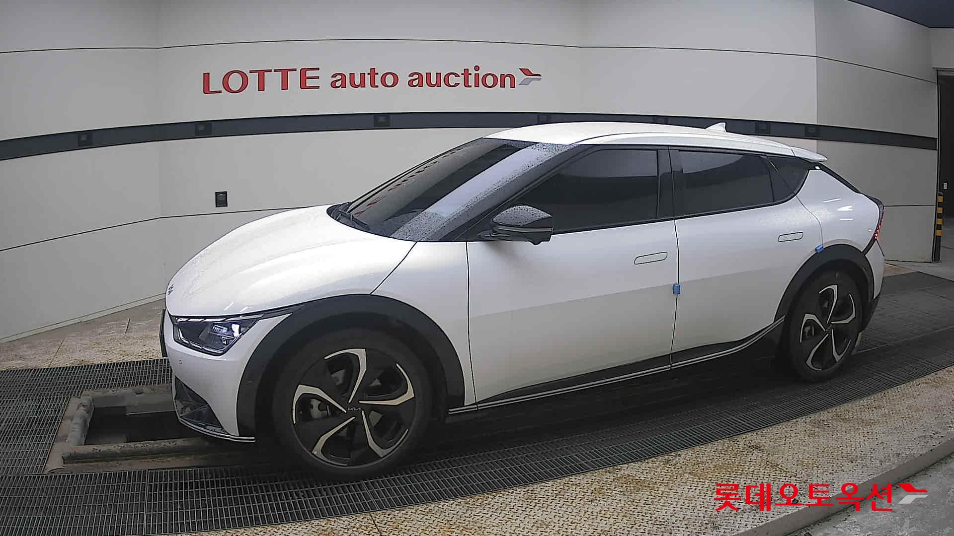 كيا EV6 2023 - صورة 12