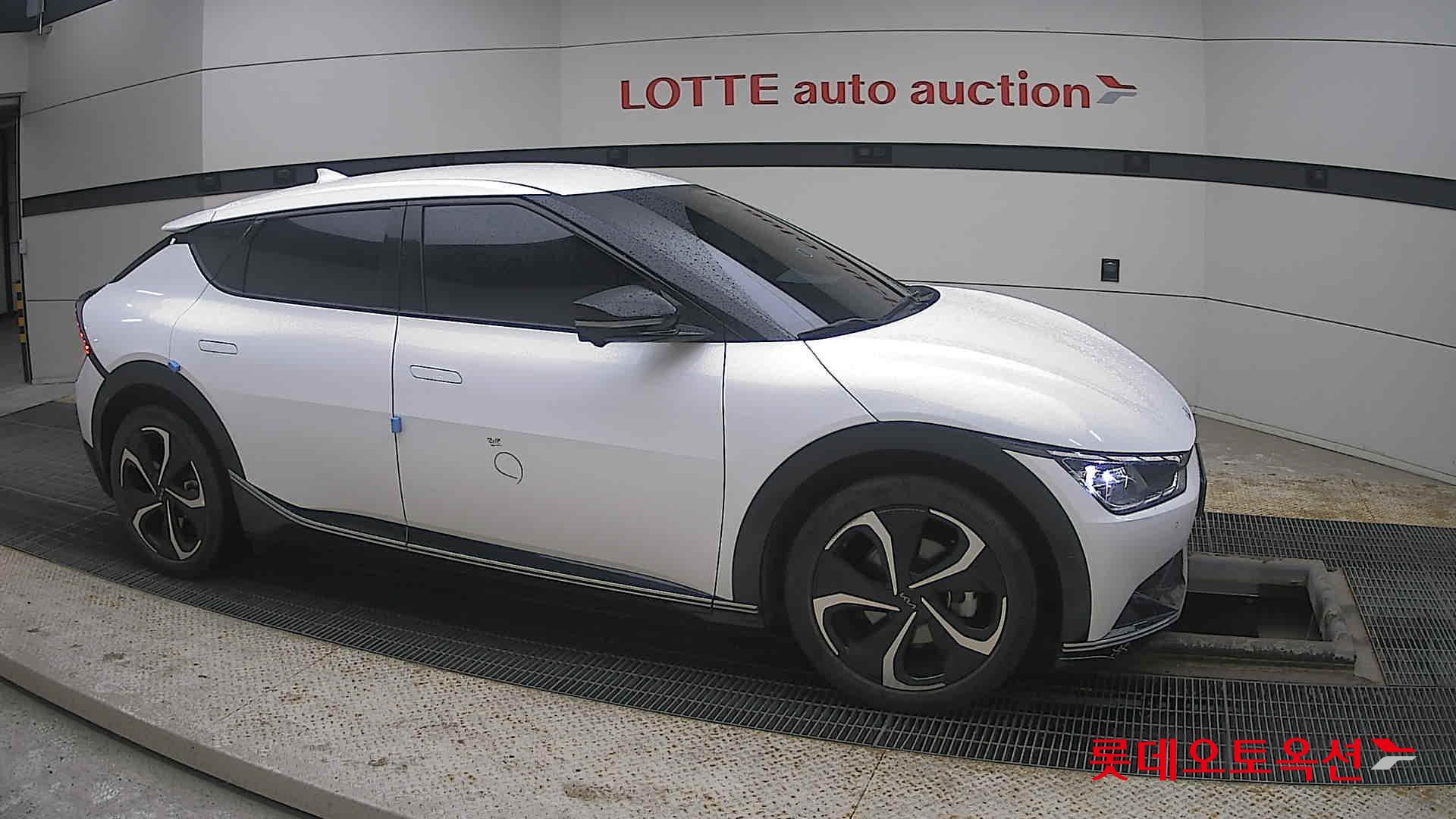 كيا EV6 2023 - صورة 22