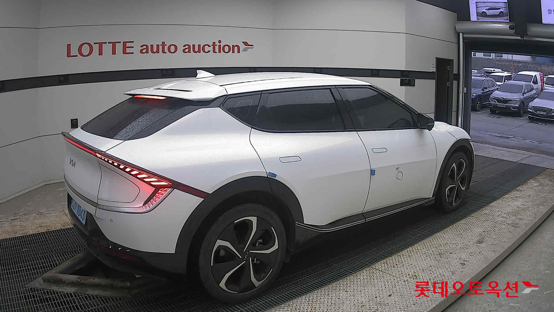 كيا EV6 2023 - صورة 19