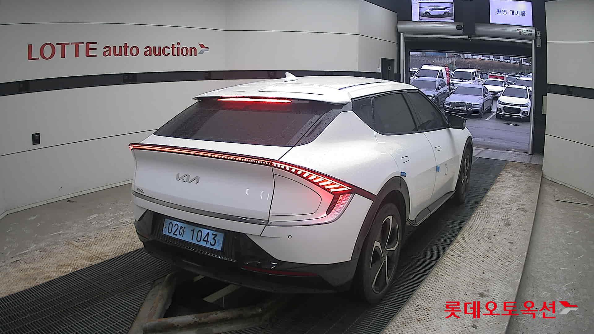 كيا EV6 2023 - صورة 18