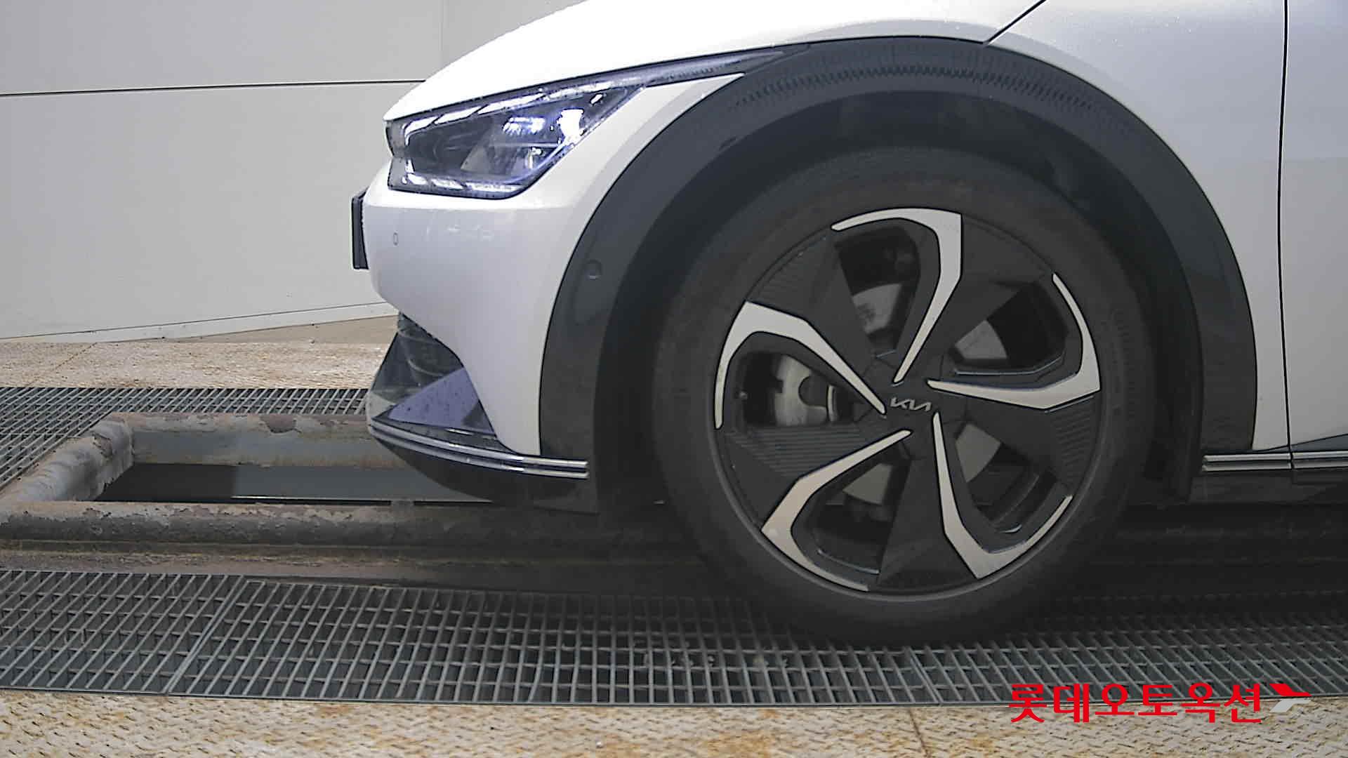 كيا EV6 2023 - صورة 25