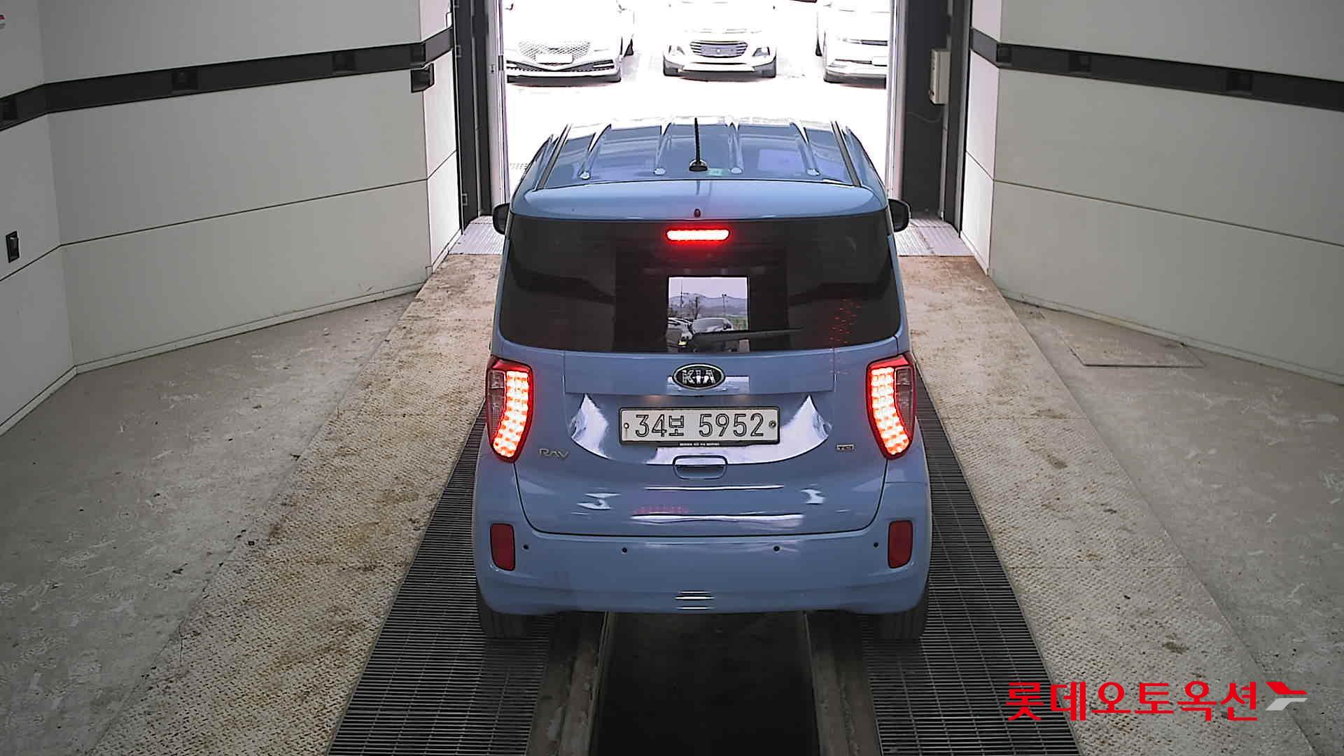 Kia Ray 2013 - Image 17