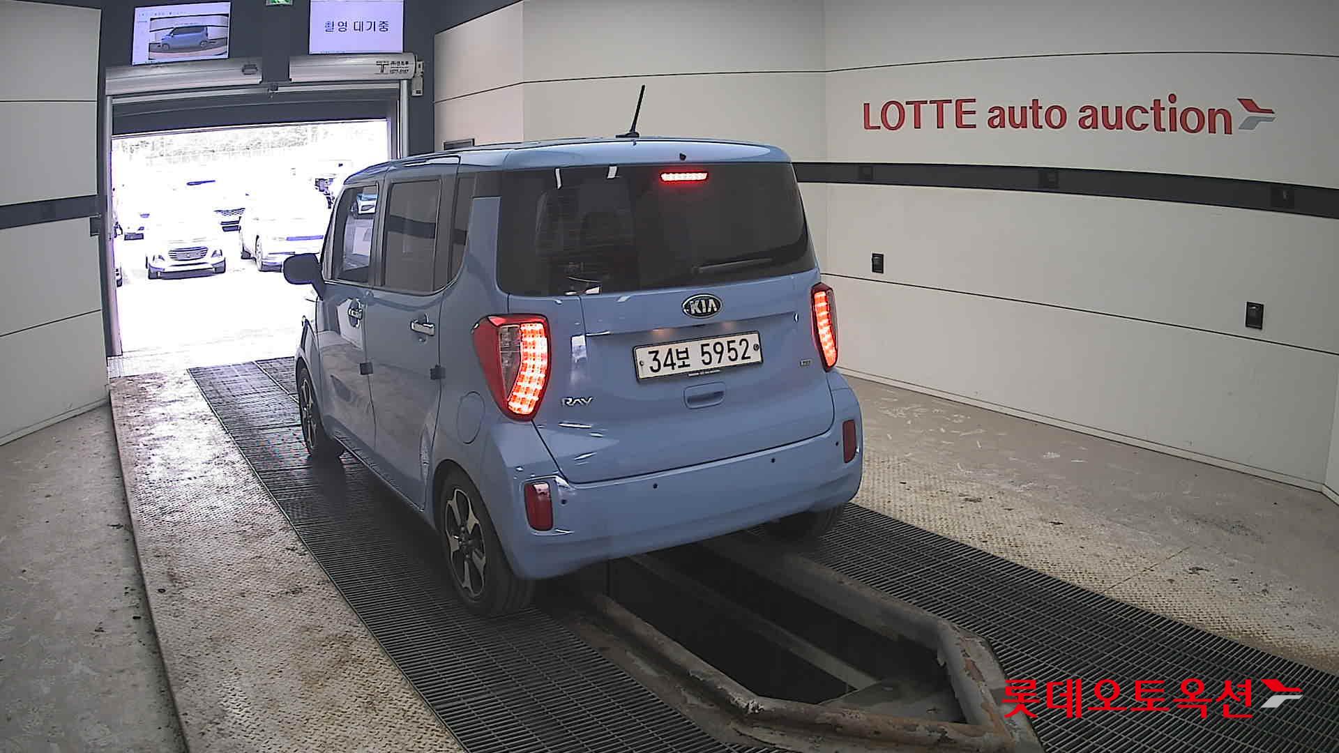 Kia Ray 2013 - Image 16