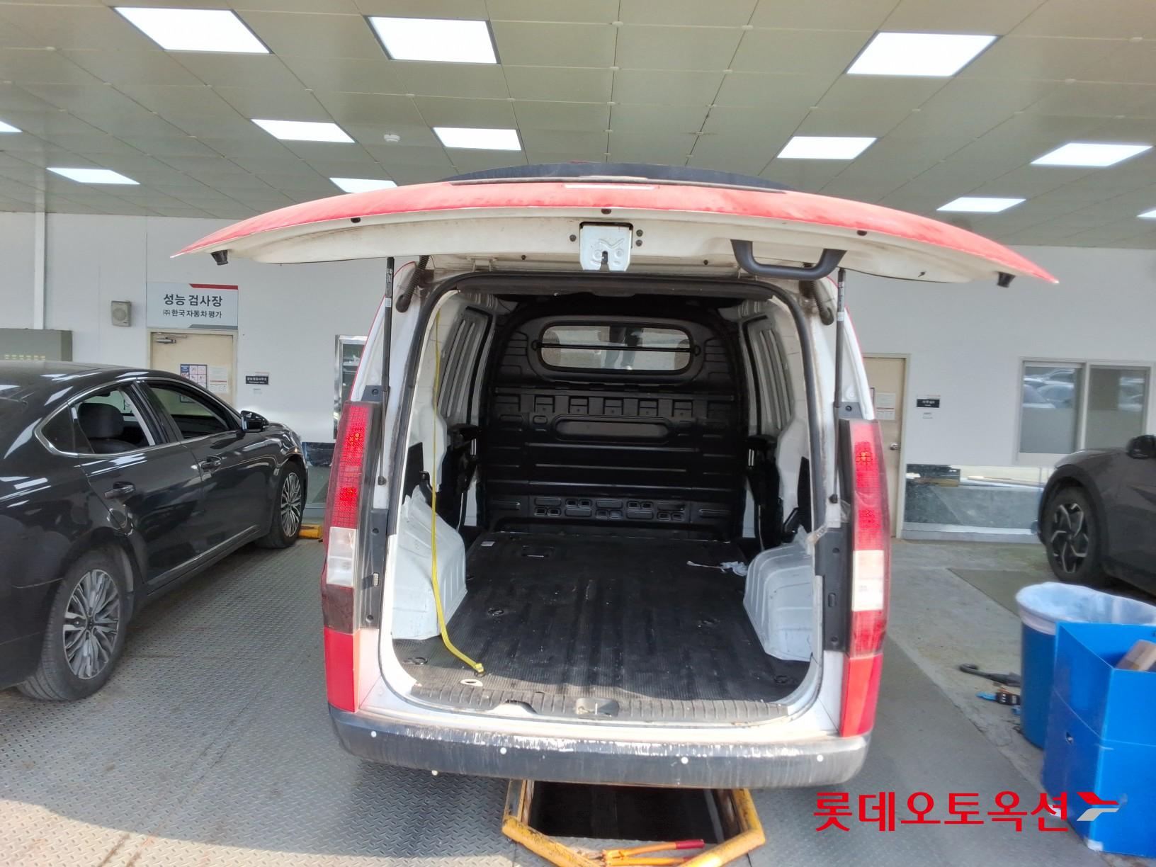 Hyundai Staria 2022 - Image 9