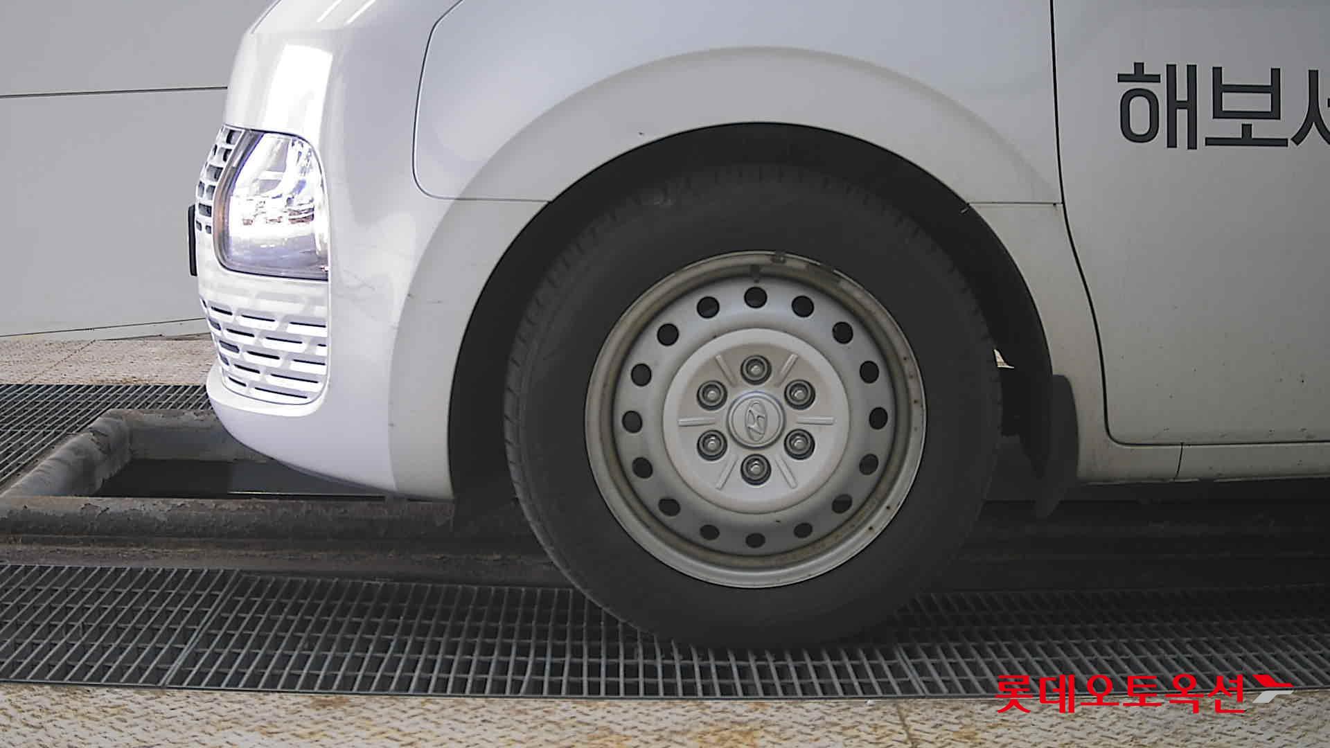 هيونداي ستاريا 2022 - صورة 25