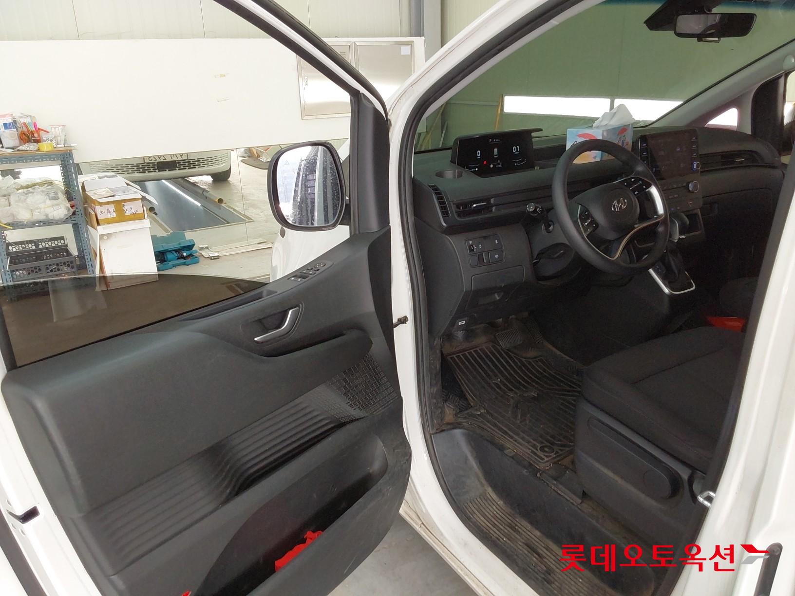 هيونداي ستاريا 2022 - صورة 35