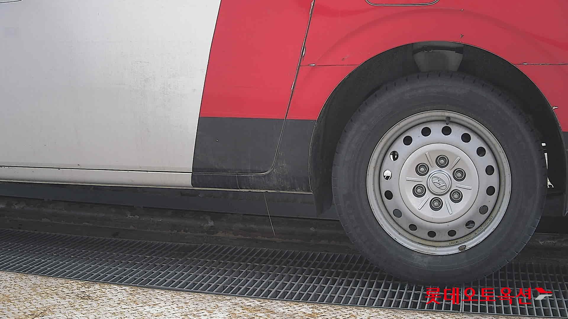 هيونداي ستاريا 2022 - صورة 26