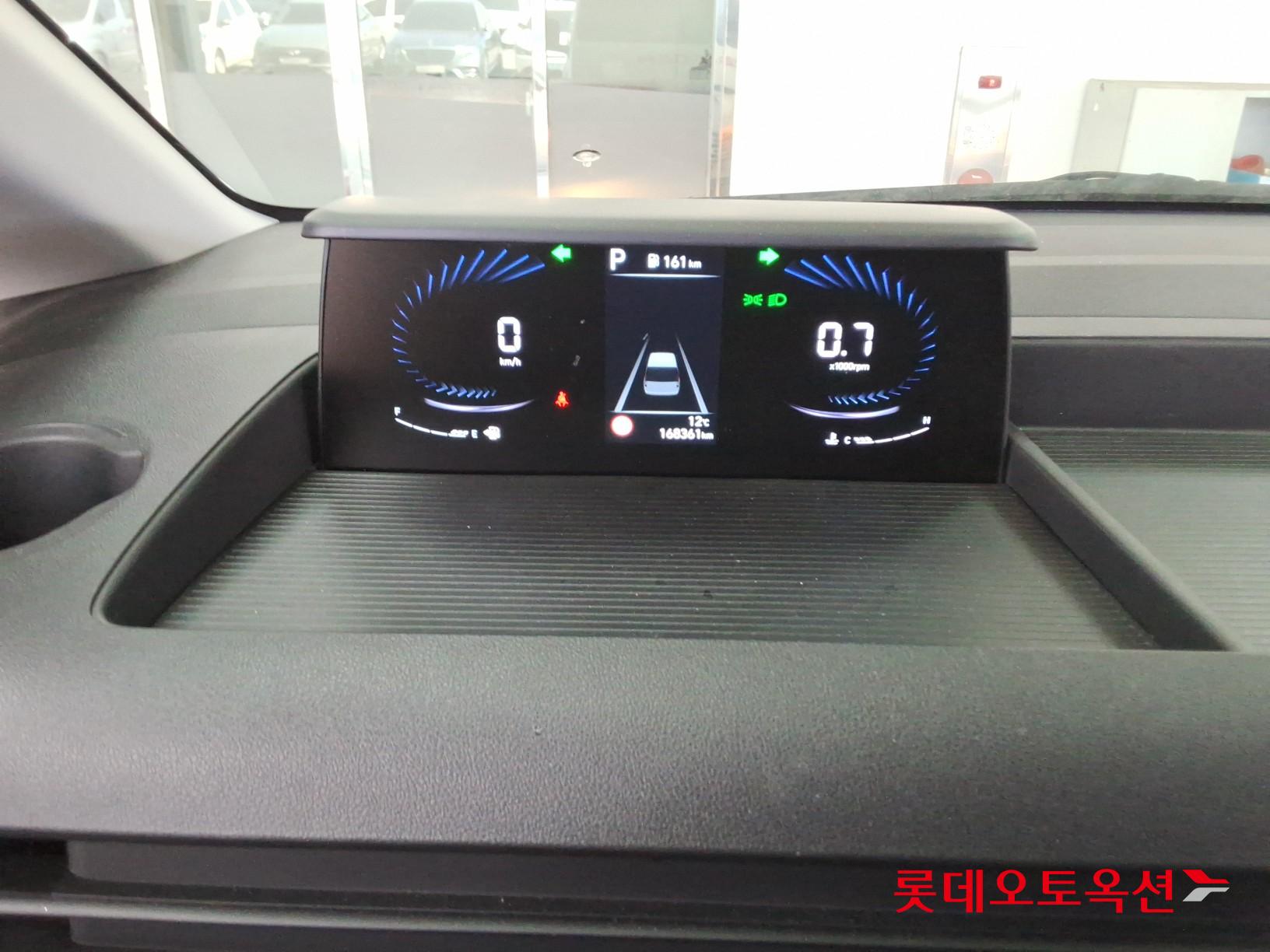 هيونداي ستاريا 2022 - صورة 31