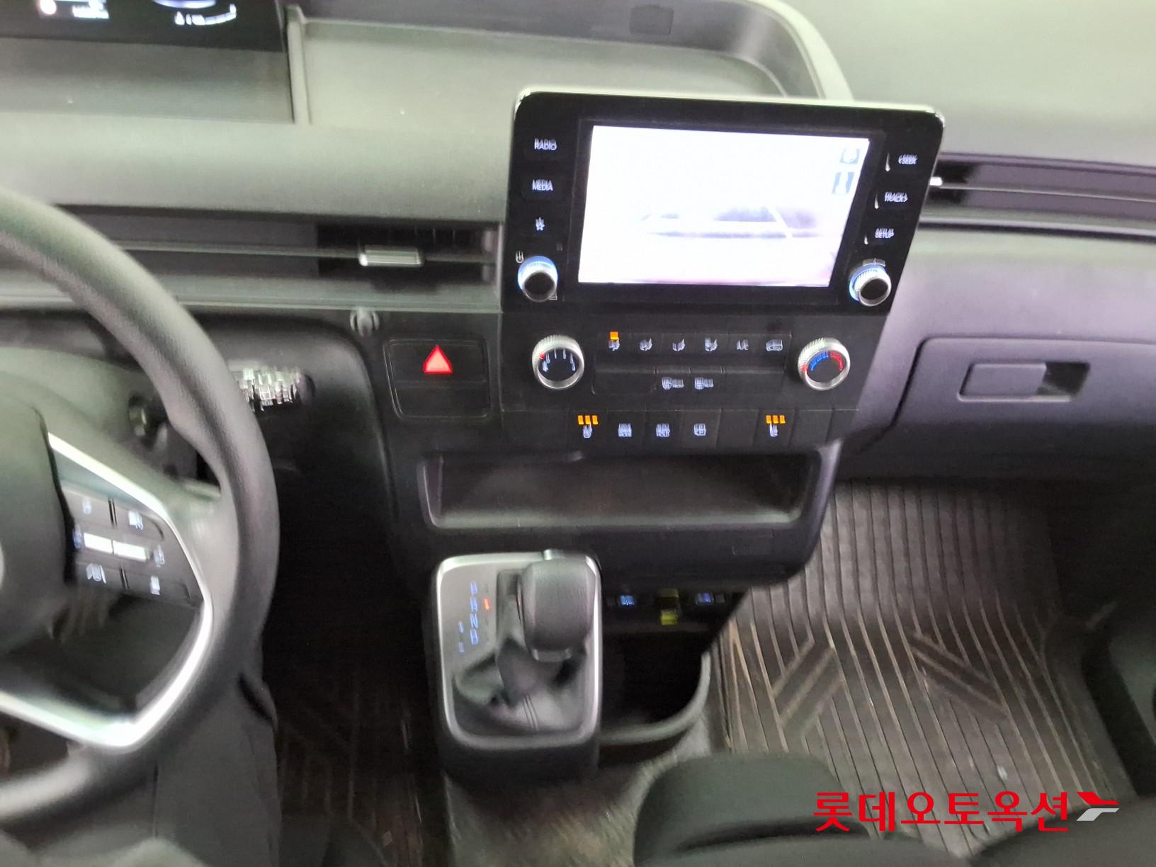 هيونداي ستاريا 2022 - صورة 34