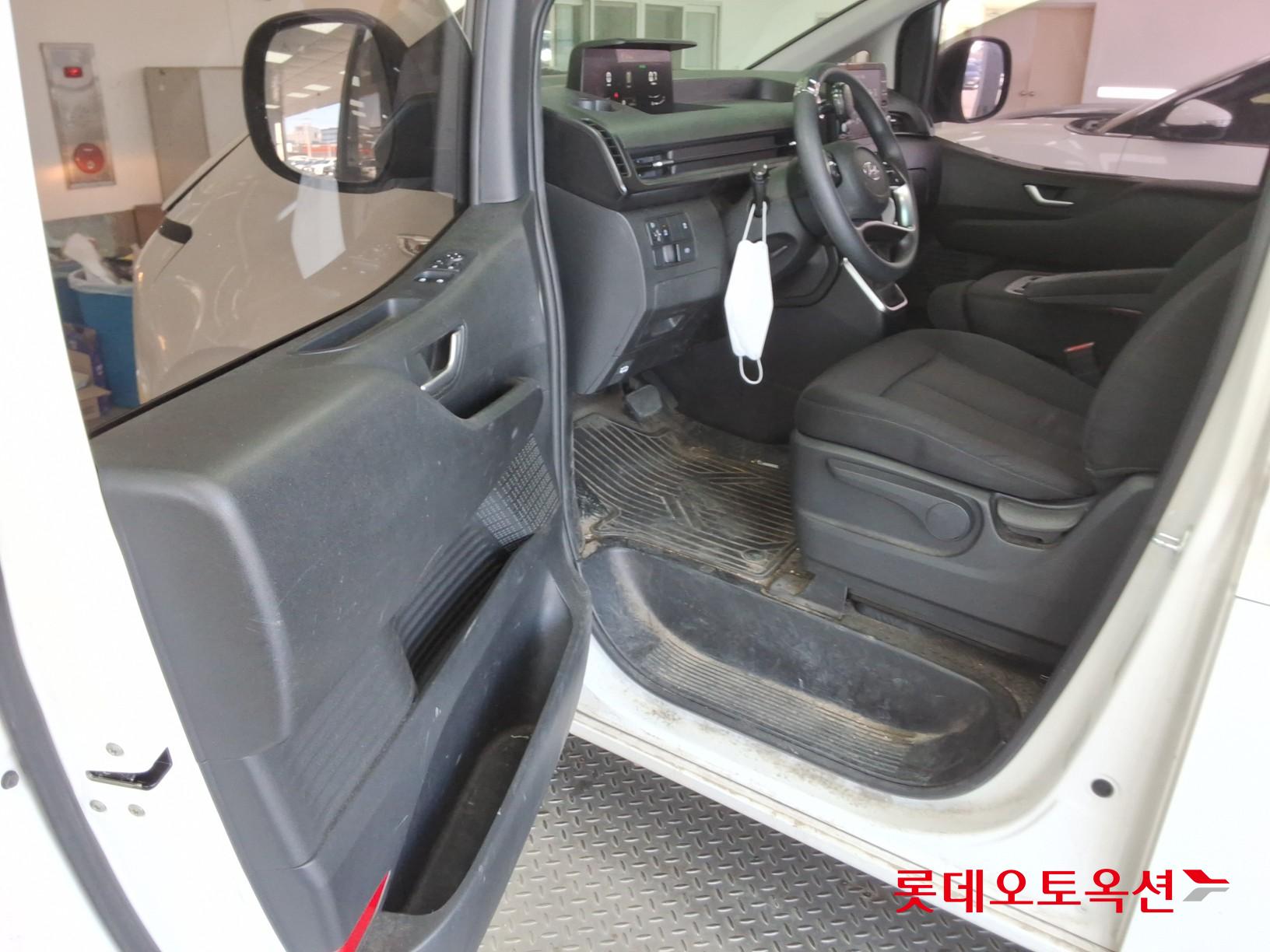 هيونداي ستاريا 2022 - صورة 36