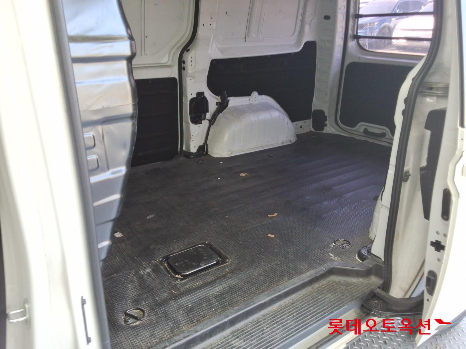 هيونداي ستاريا 2022 - صورة 37