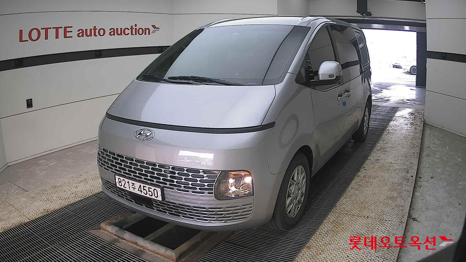 Hyundai Staria 2023 - Image 10