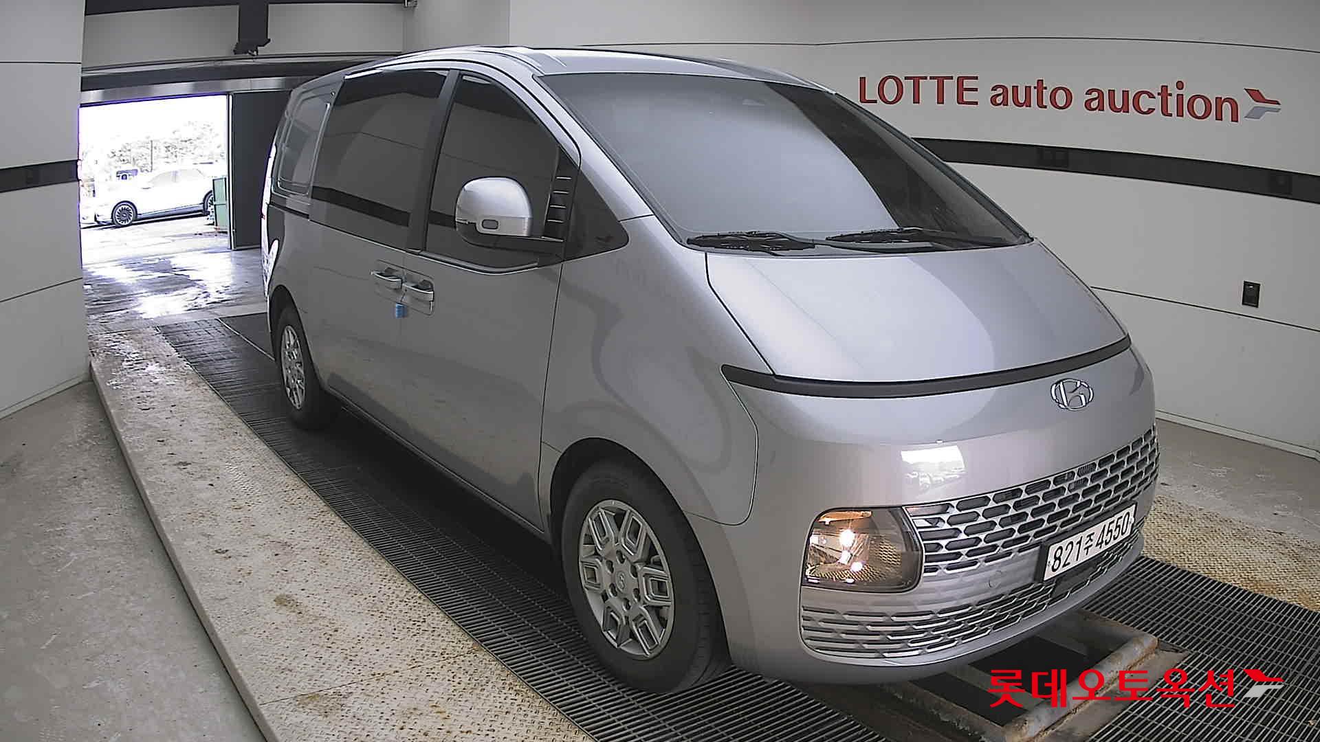 Hyundai Staria 2023 - Image 6