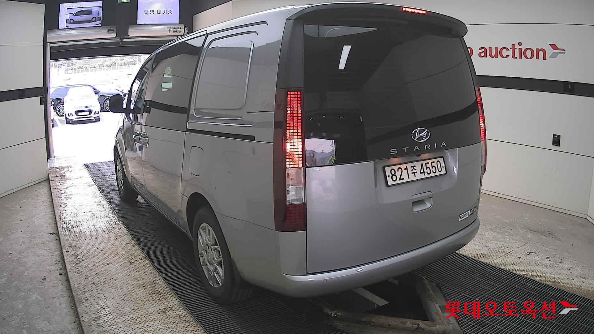 Hyundai Staria 2023 - Image 16