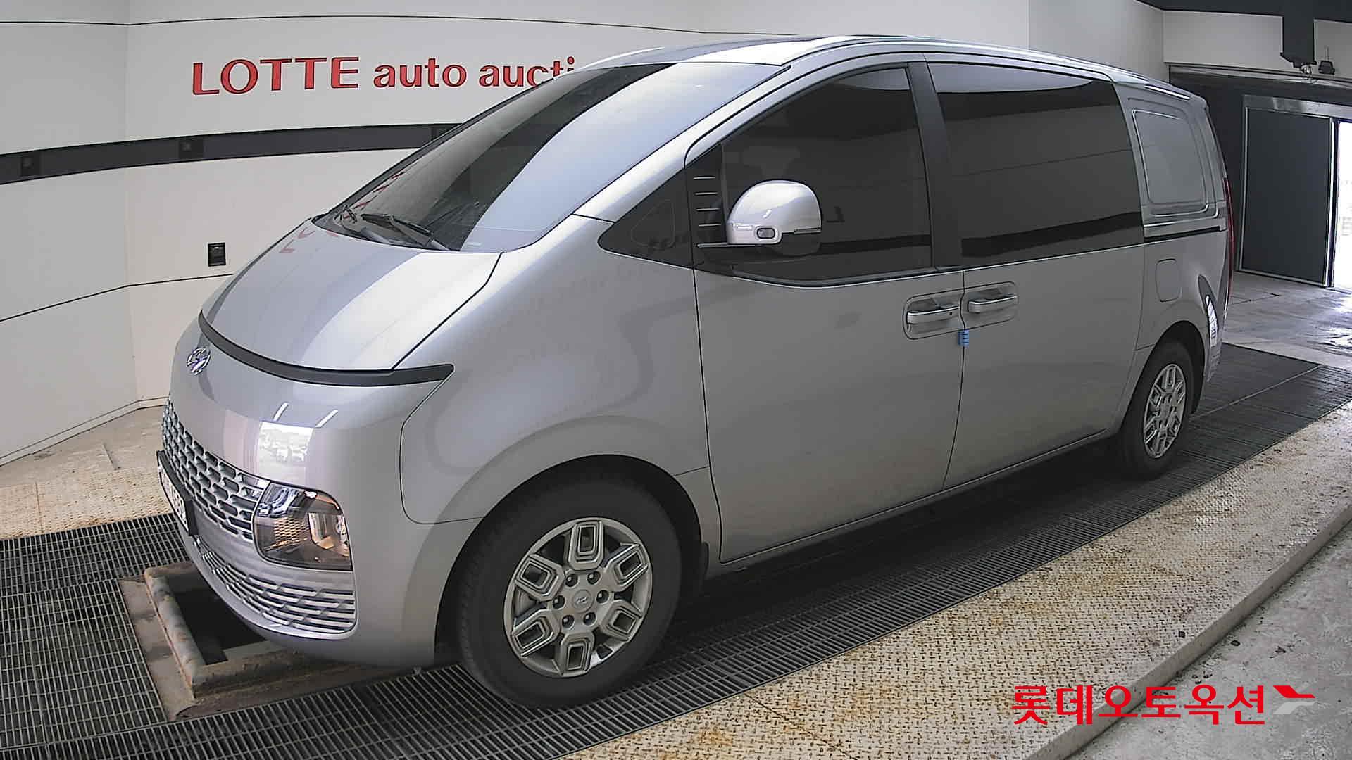 Hyundai Staria 2023 - Image 11