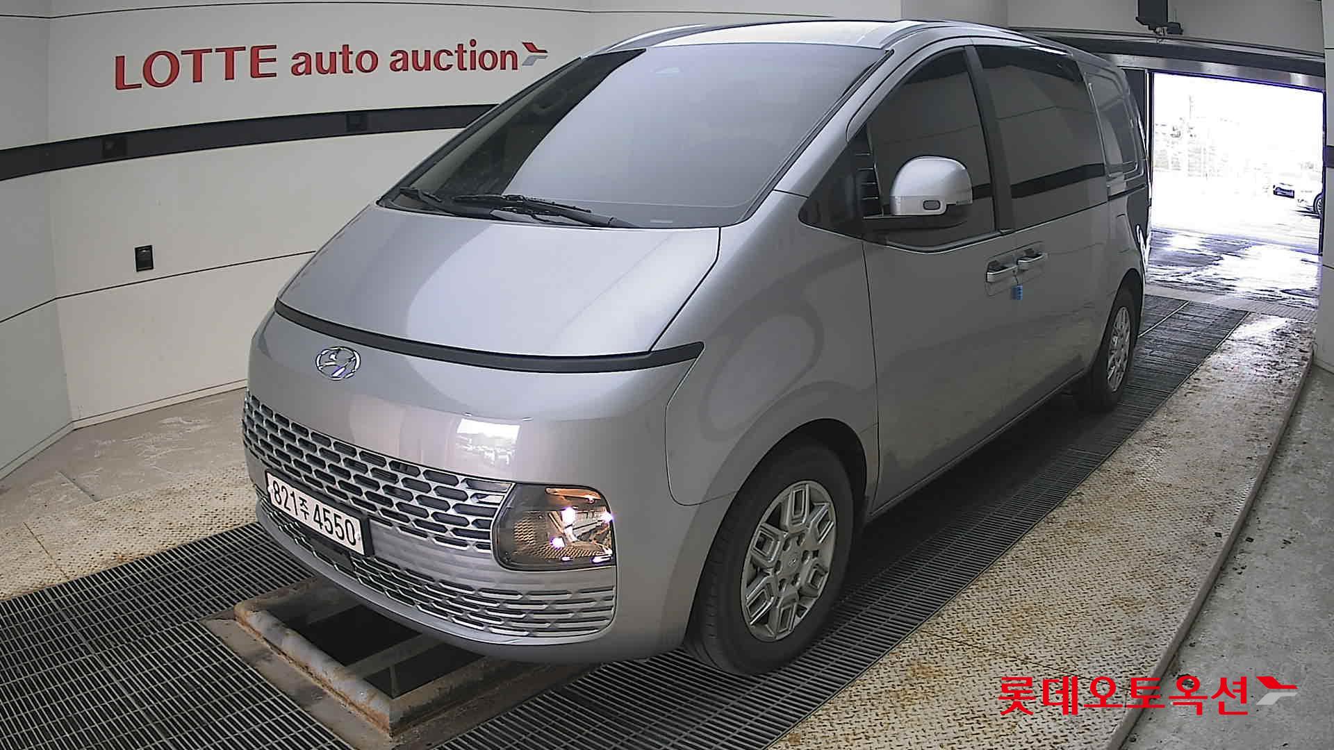 Hyundai Staria 2023 - Image 3
