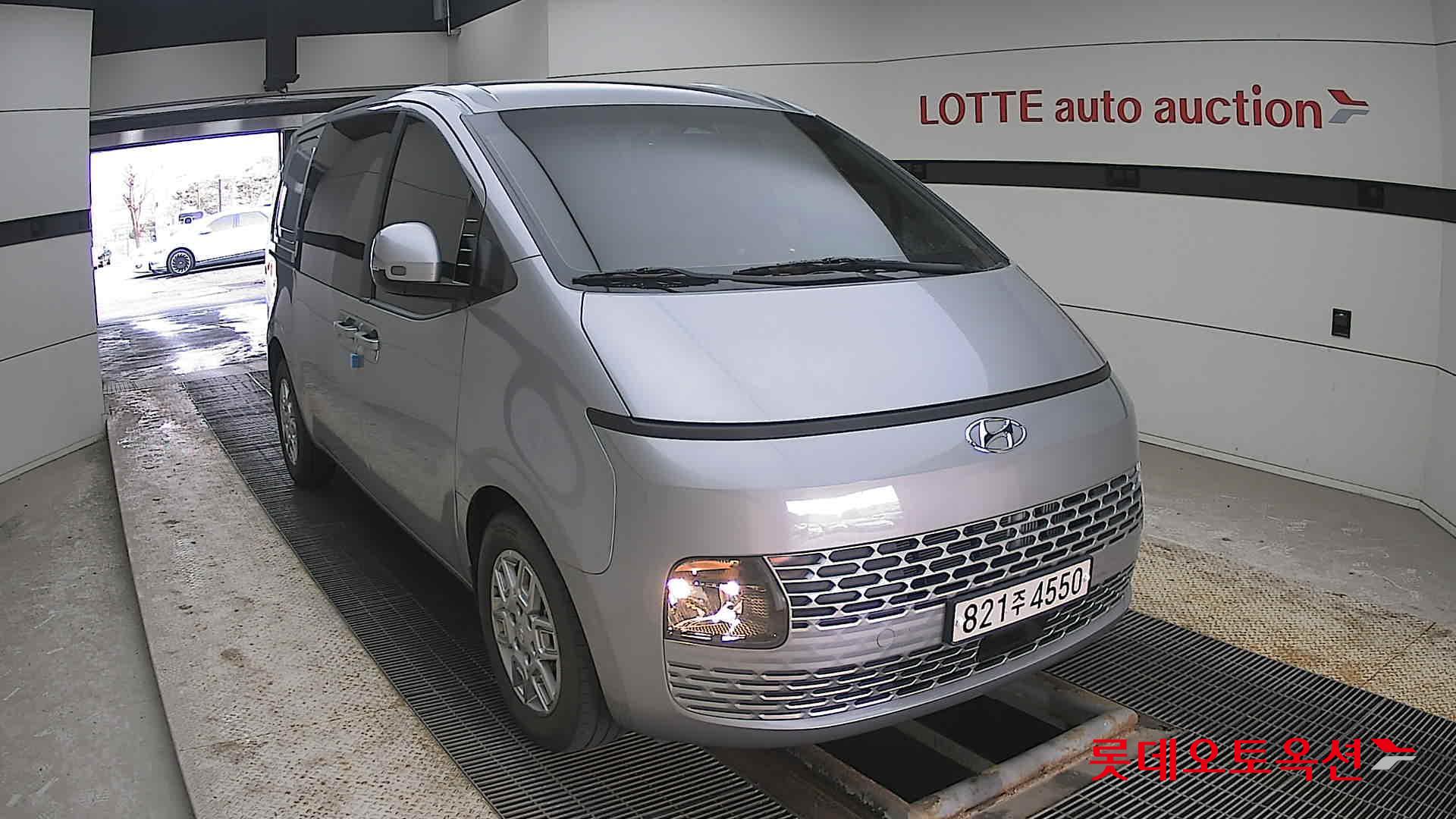 Hyundai Staria 2023 - Image 24